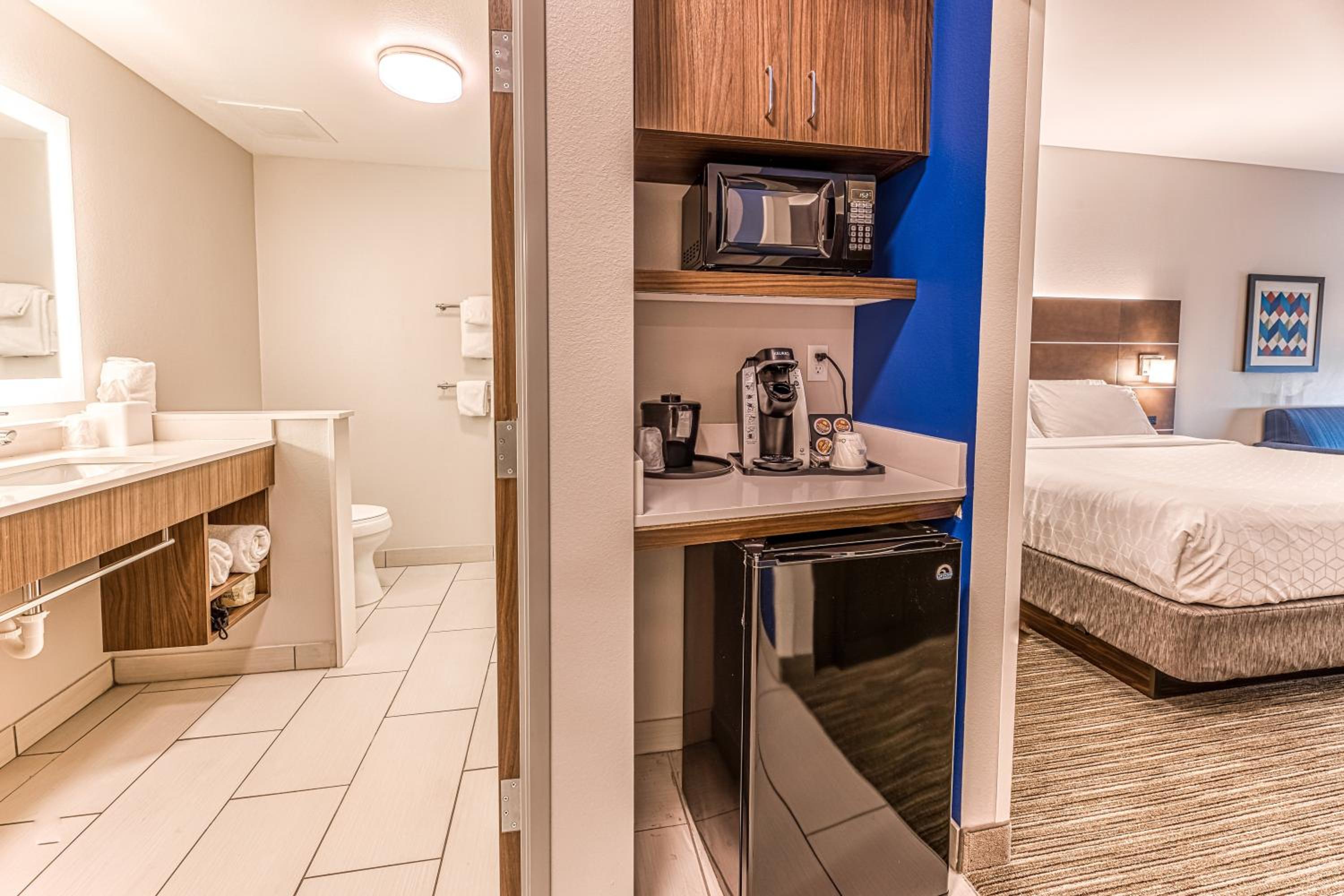 King Suite with Sofa Bed photo 2