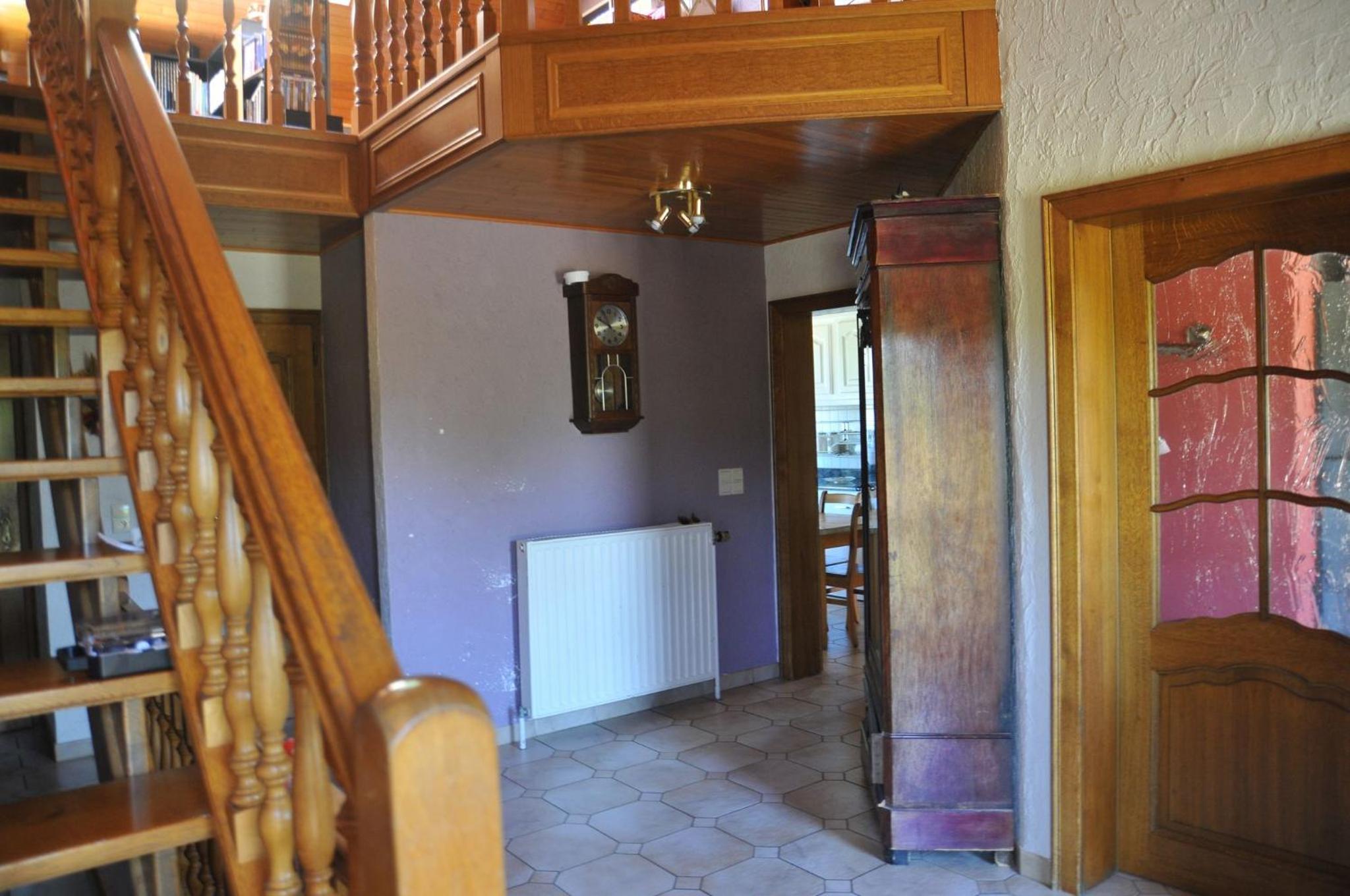 Five-Bedroom House photo 3