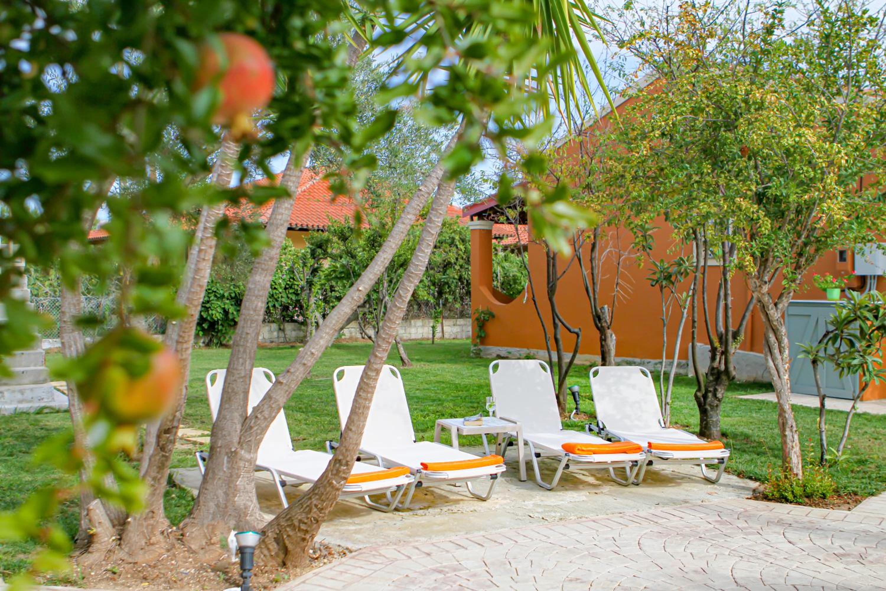 Villa with Garden View - Photo 15