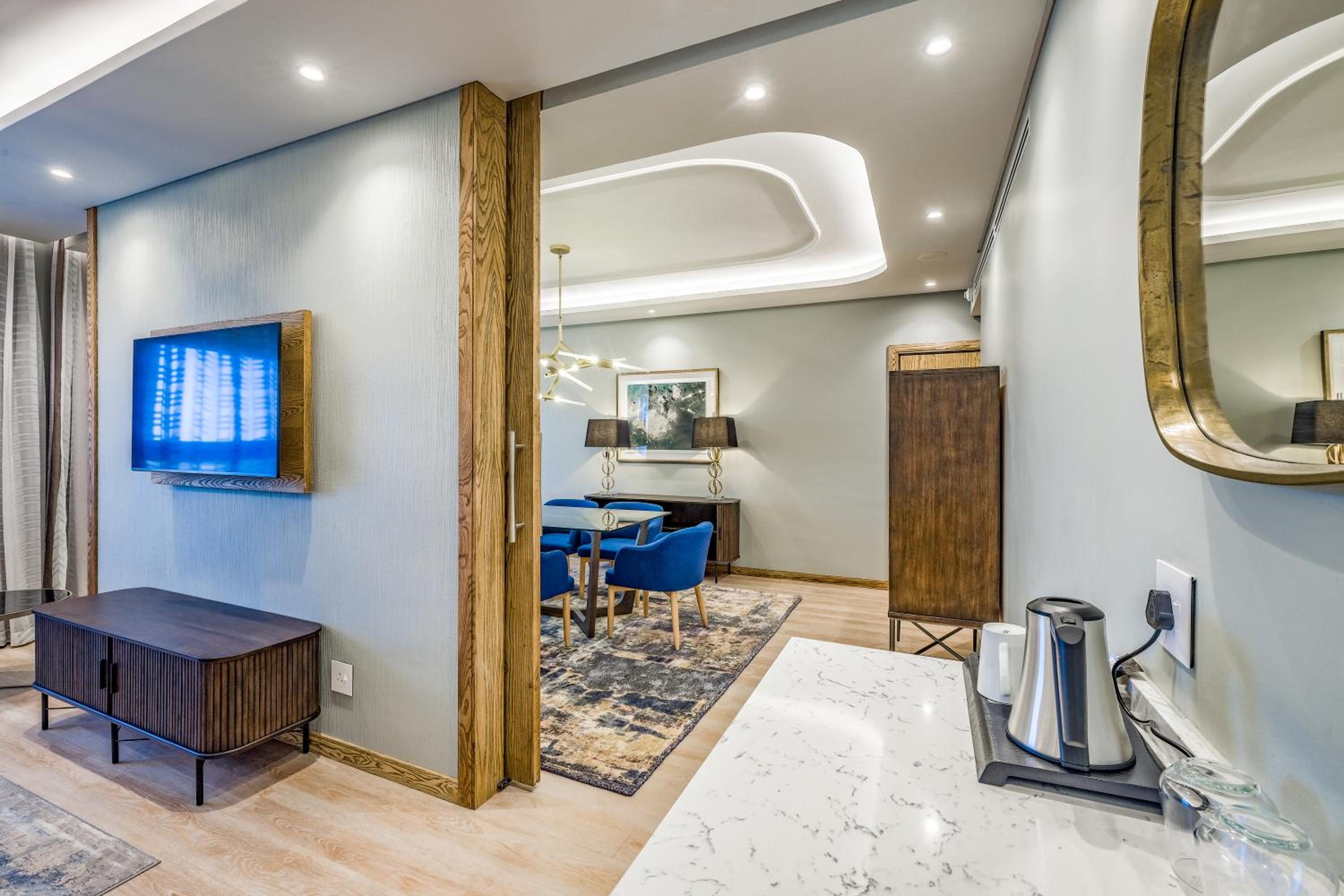 Diplomatic Suite