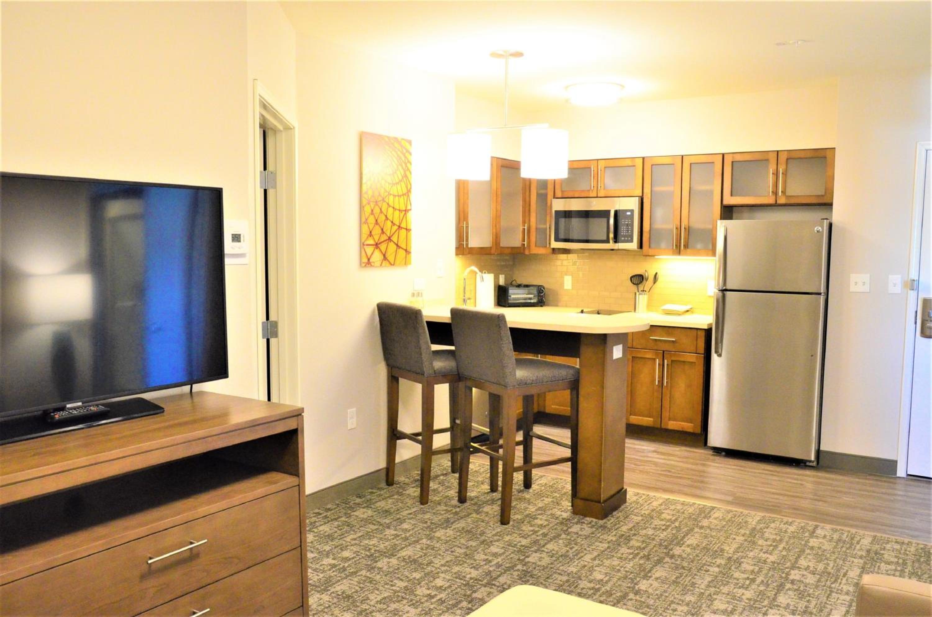 One-Bedroom King Suite - Photo 2