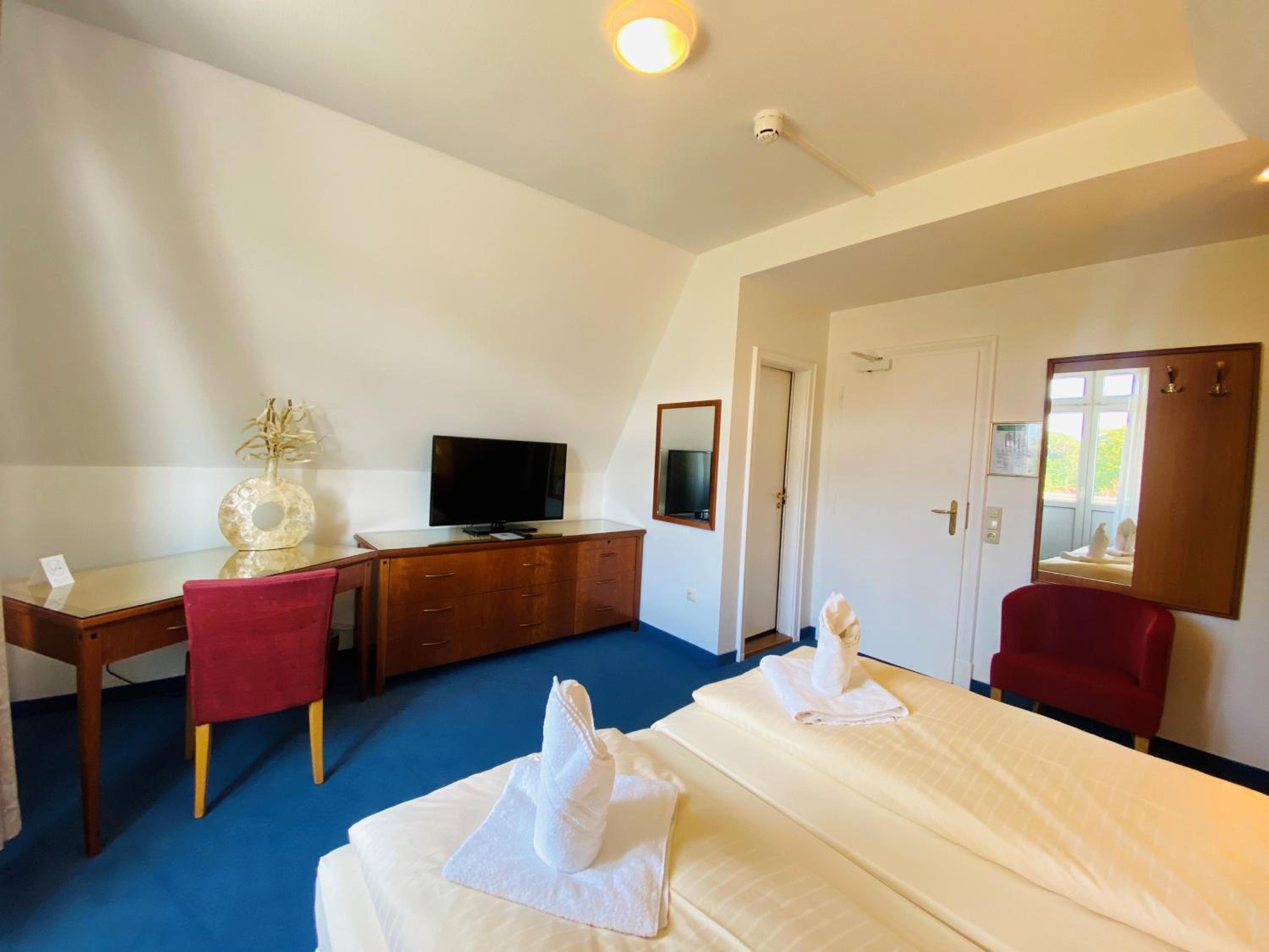 Standard Double Room - Photo 2
