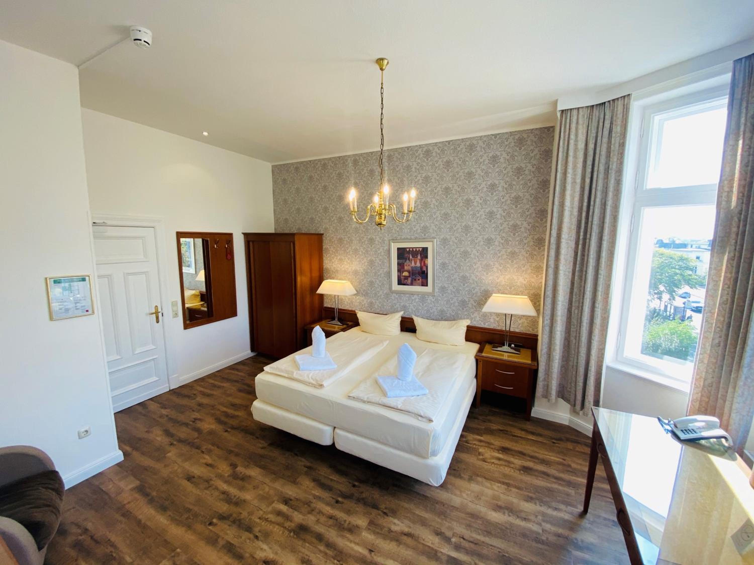 Double Room - Photo 6