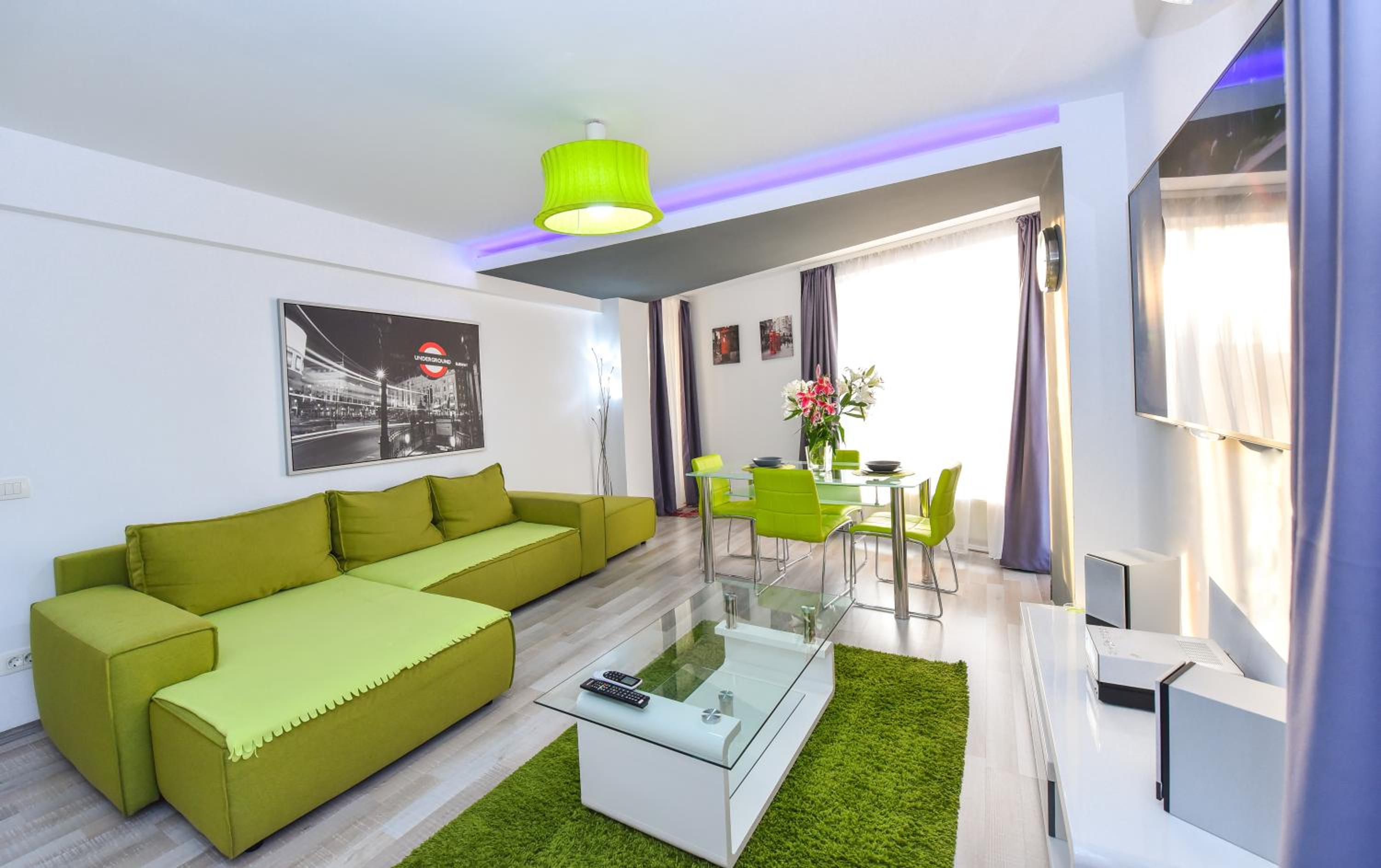 Apartment with Terrace - Photo 16