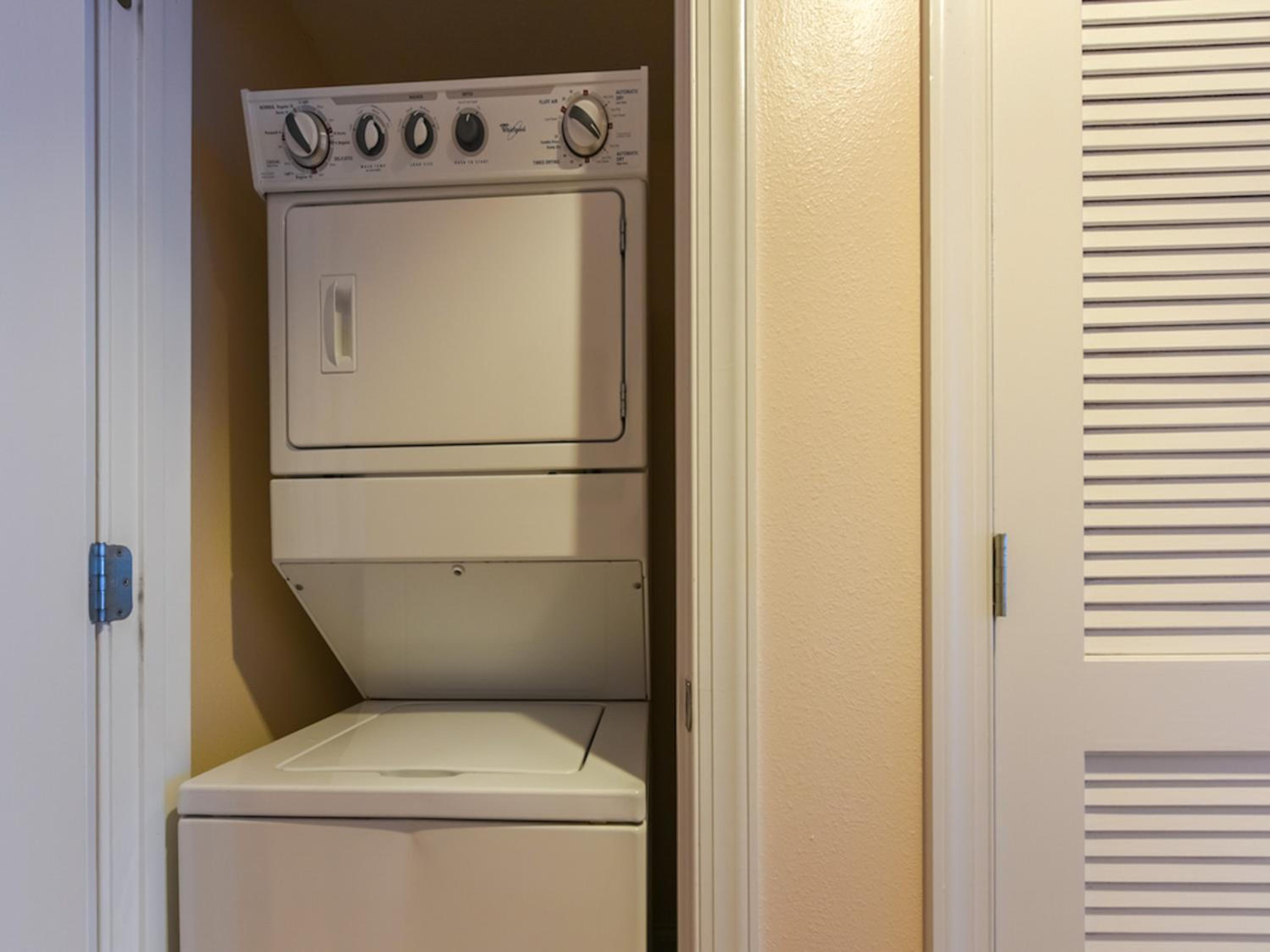 Studio Apartment photo 2