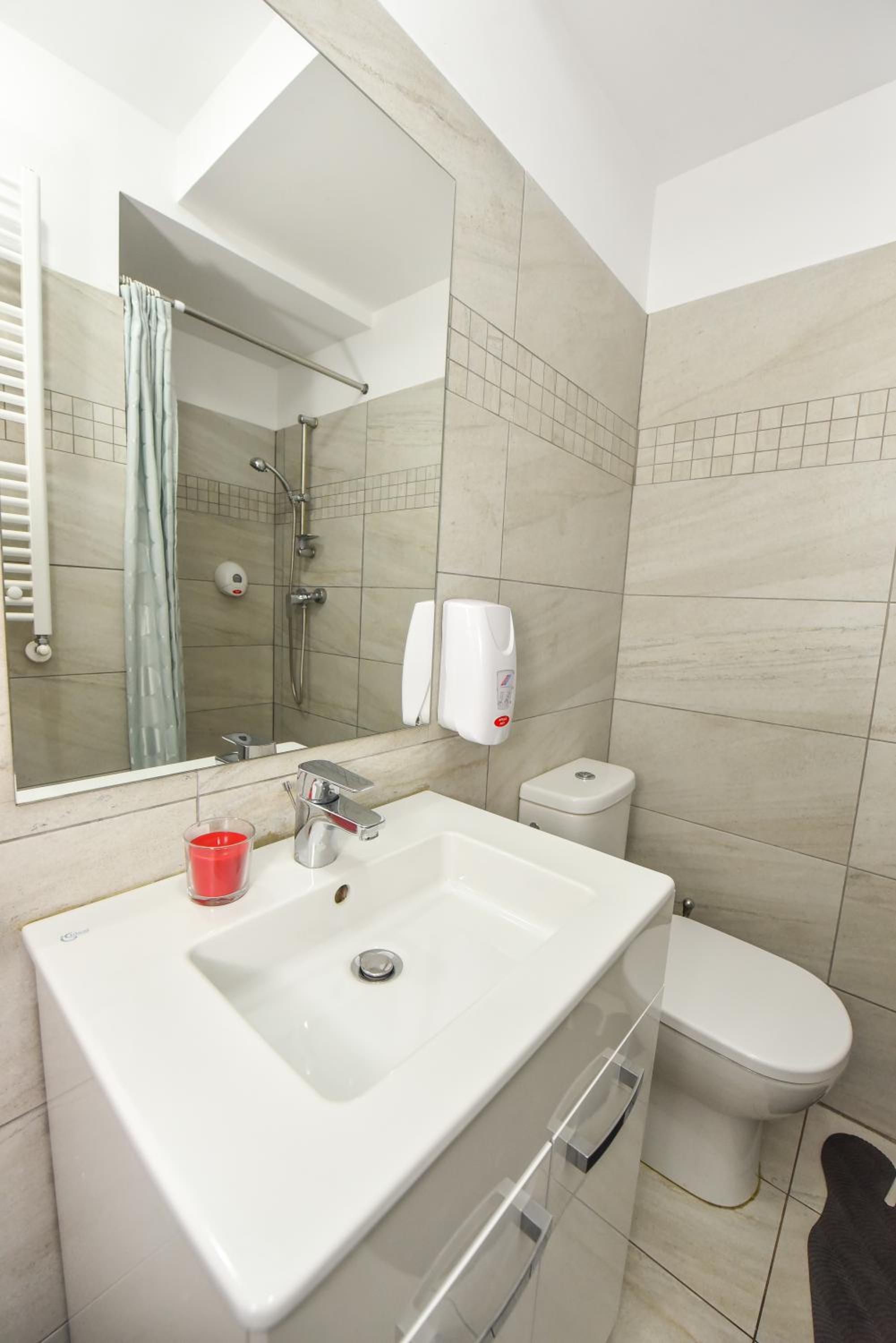 Three-Bedroom Apartment - Photo 23