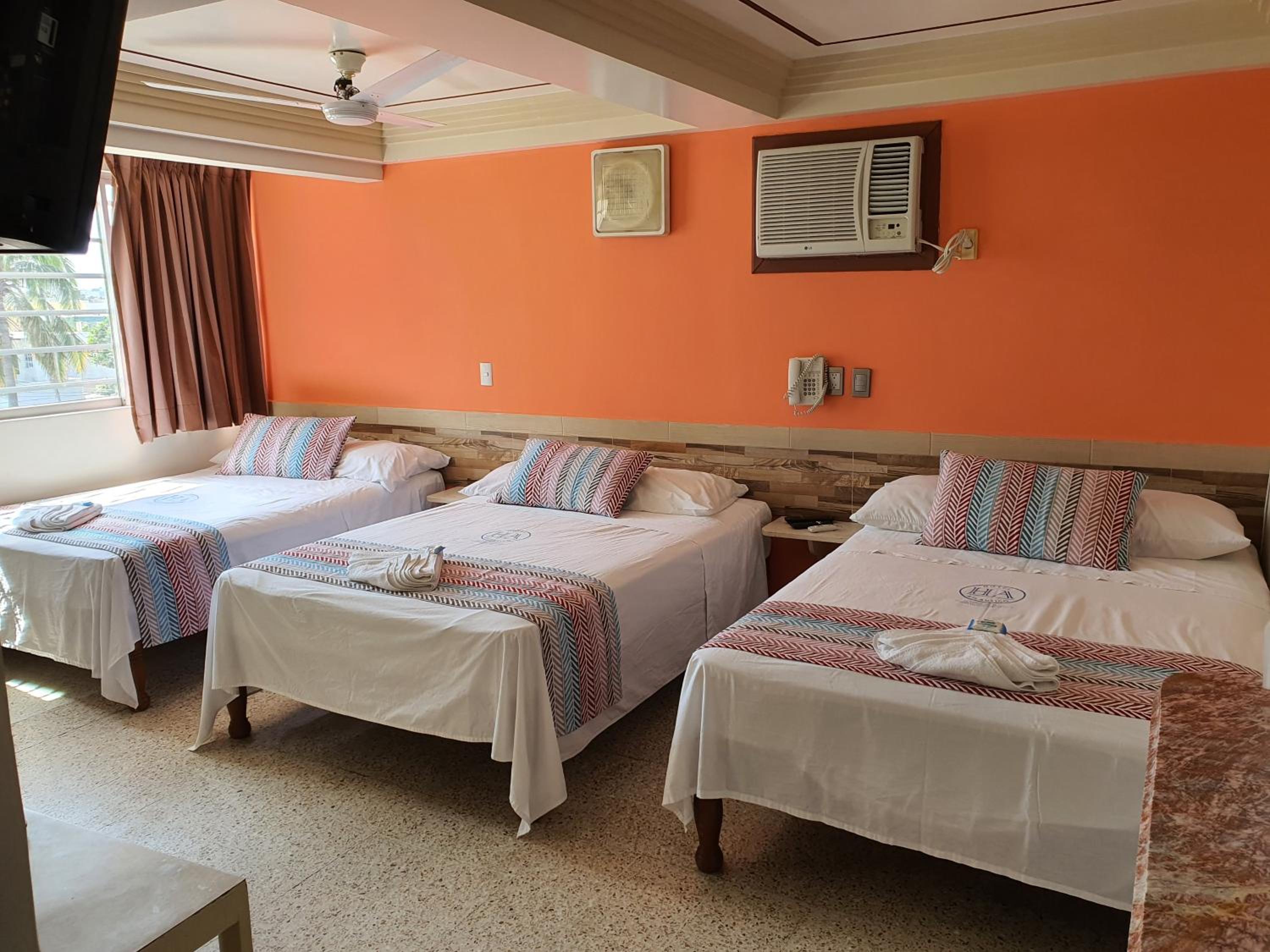 Comfort Triple Room with Shower - Photo 1