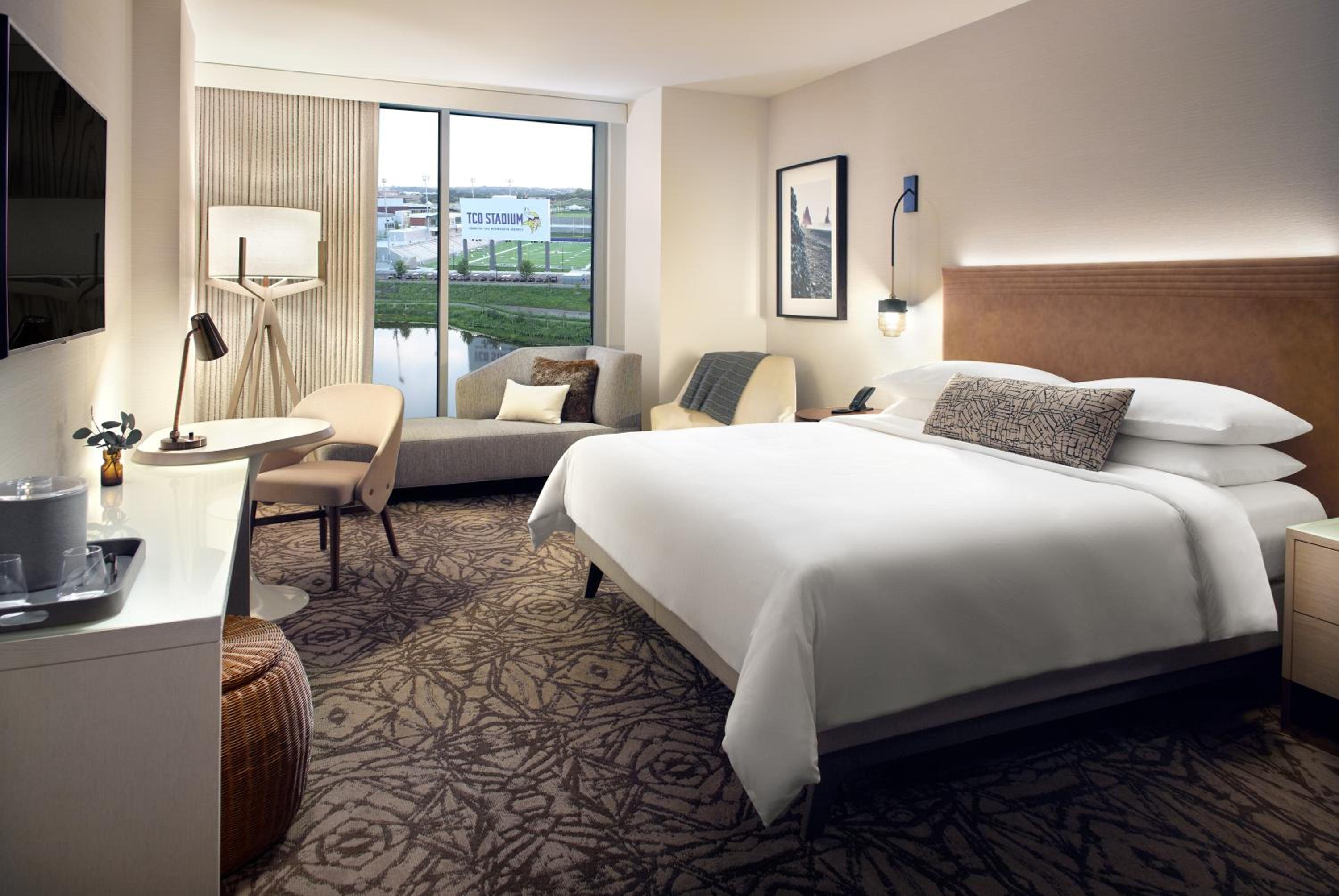 Deluxe King Room - Photo 1