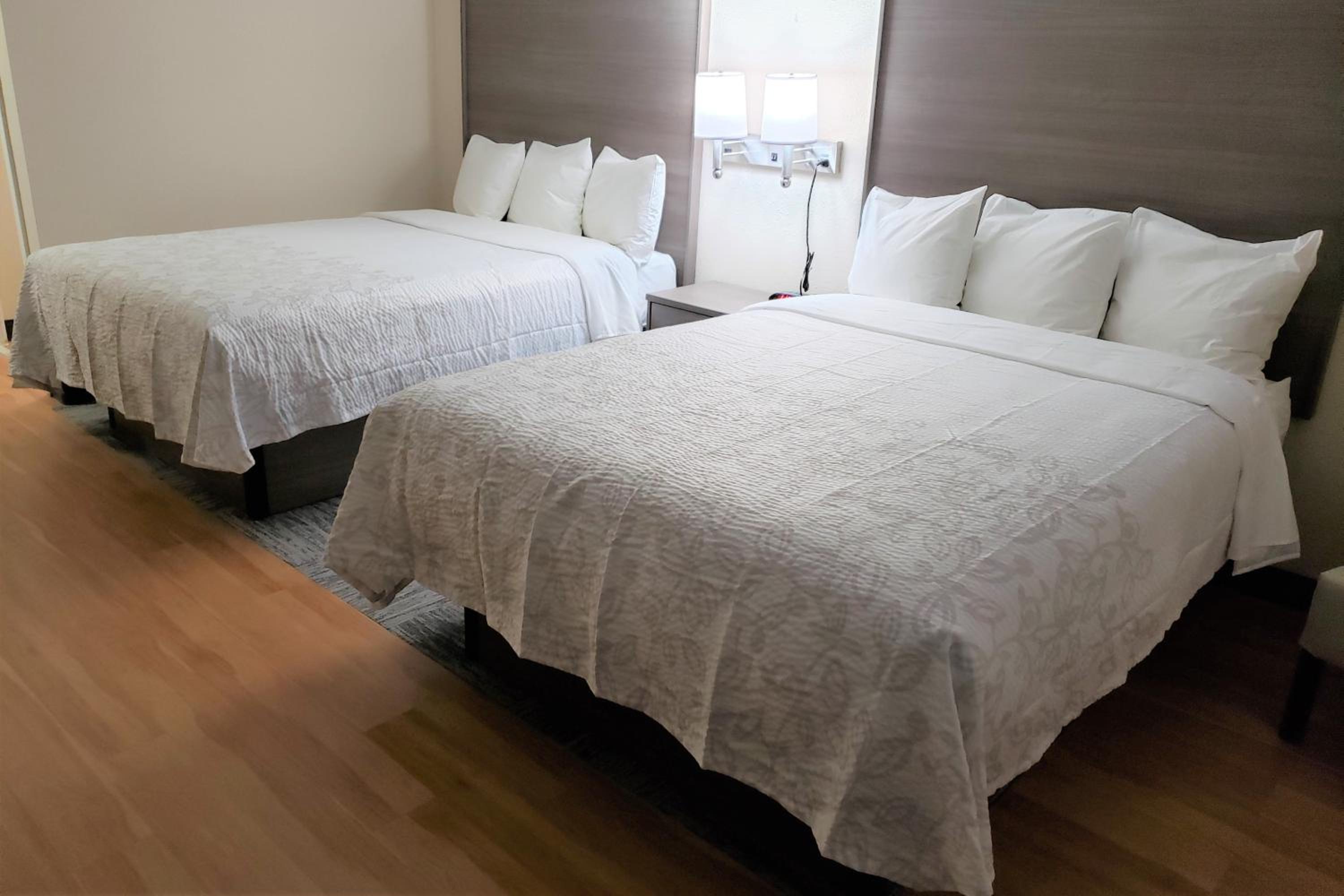  Superior Room with Two Queen Beds Non-Smoking - Photo 1