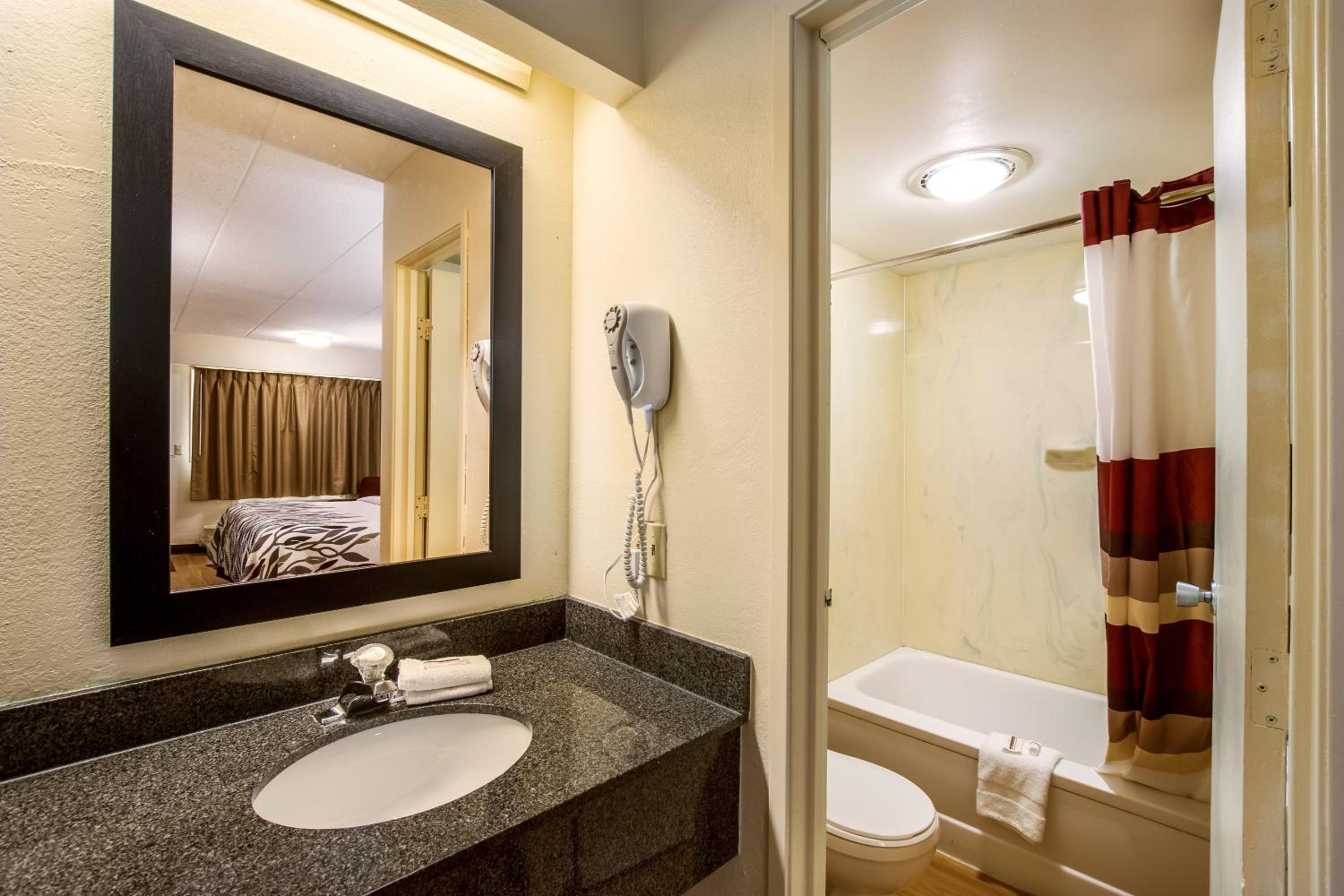 Superior Room with Two Double Beds Non-Smoking - Photo 8