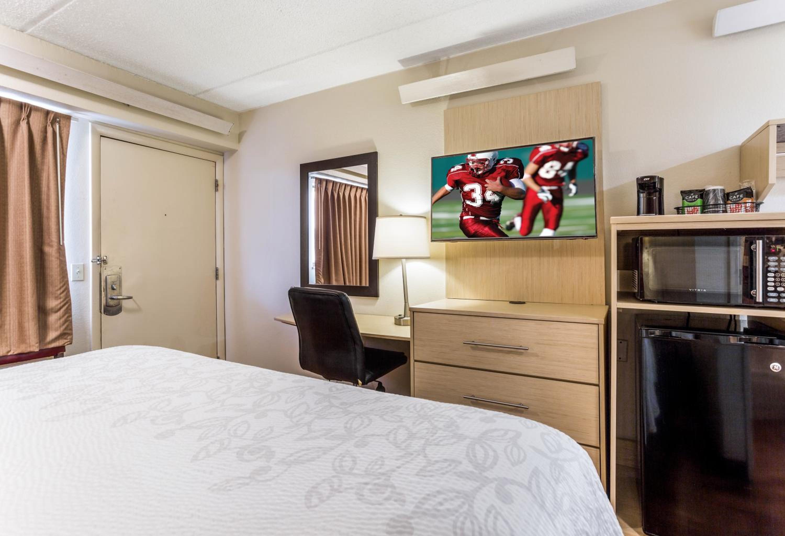  Deluxe King Room Disability Access Smoke Free - Photo 6