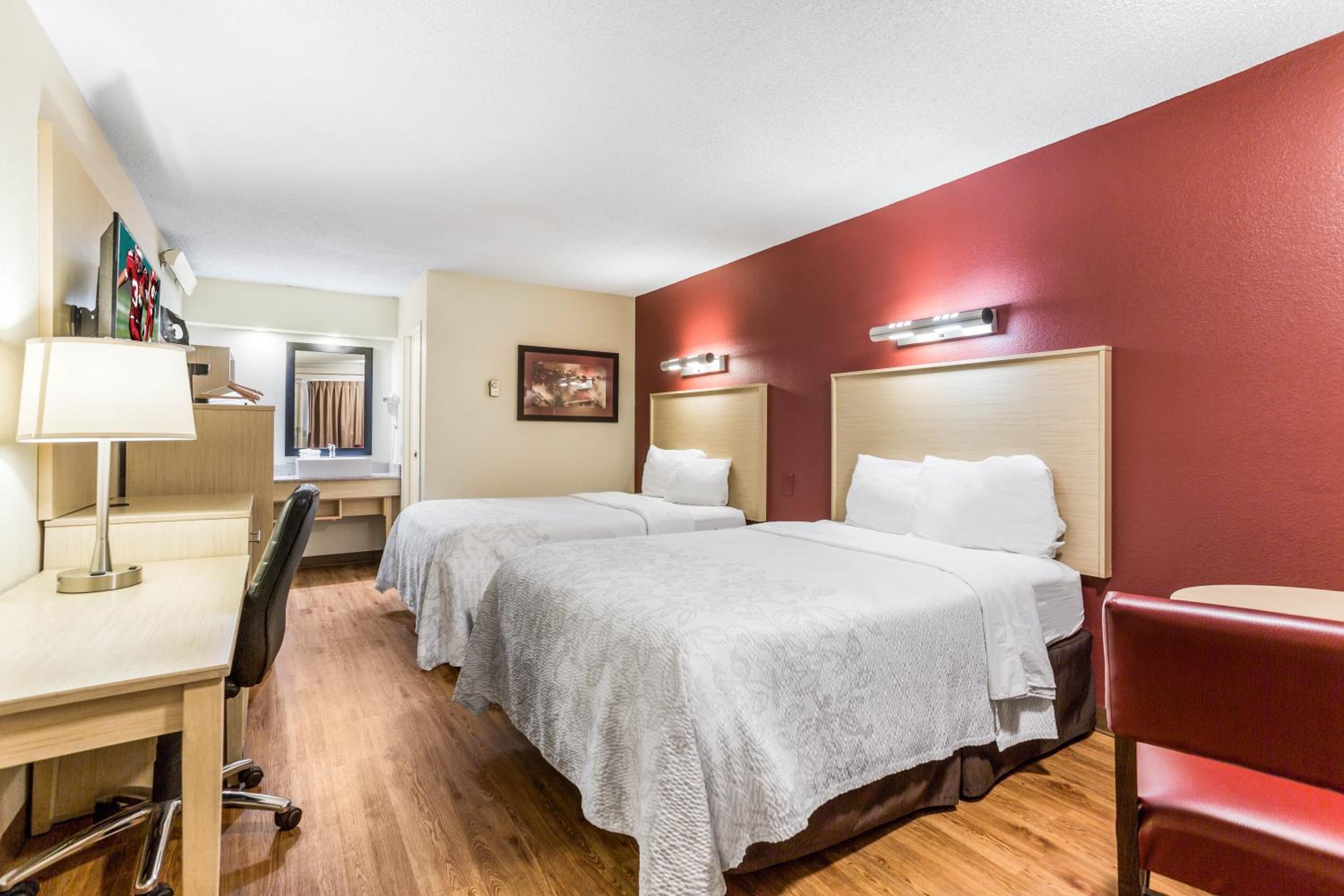 Deluxe Room with Two Double Beds Smoke Free - Photo 1