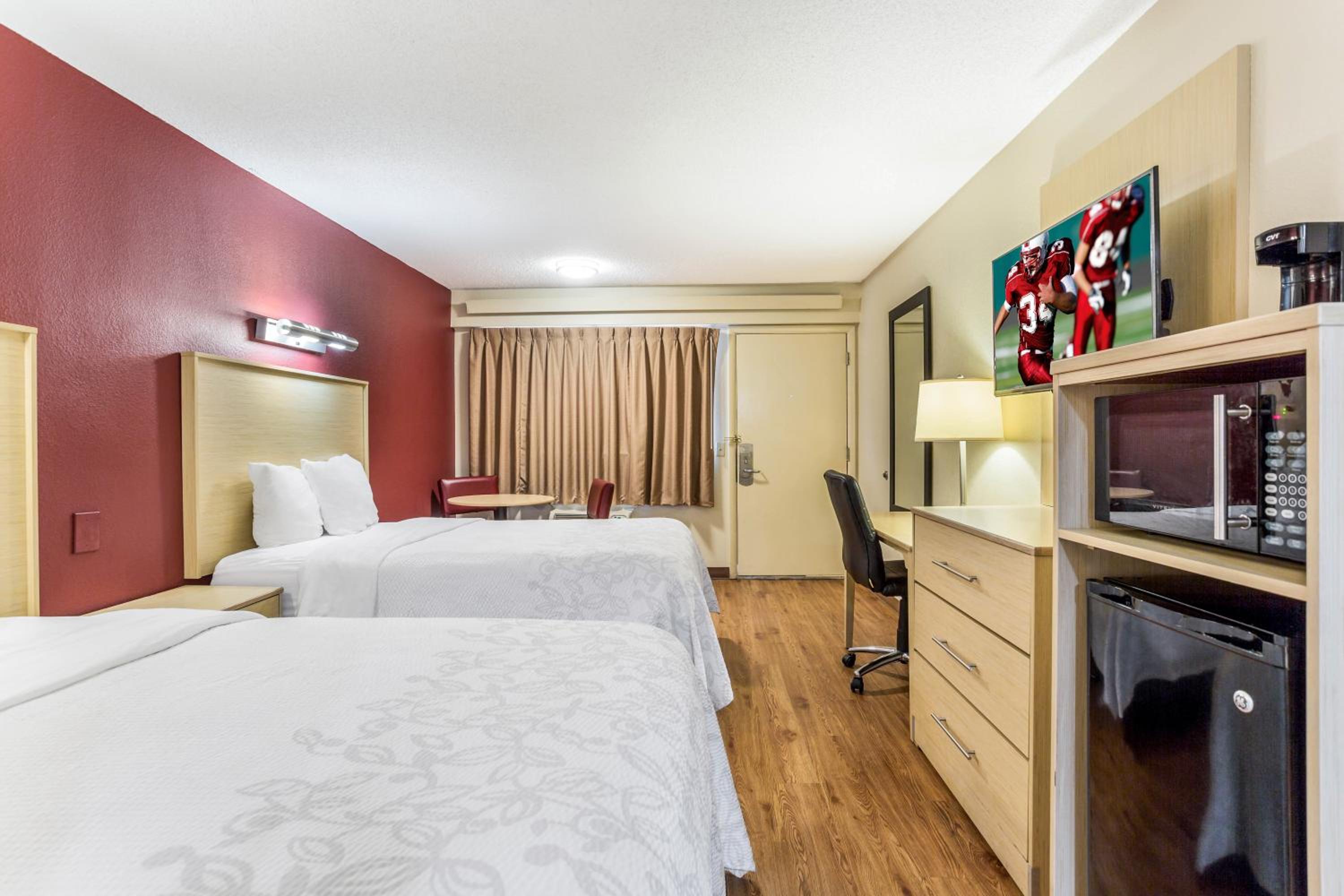 Deluxe Room with Two Double Beds Smoke Free - Photo 4