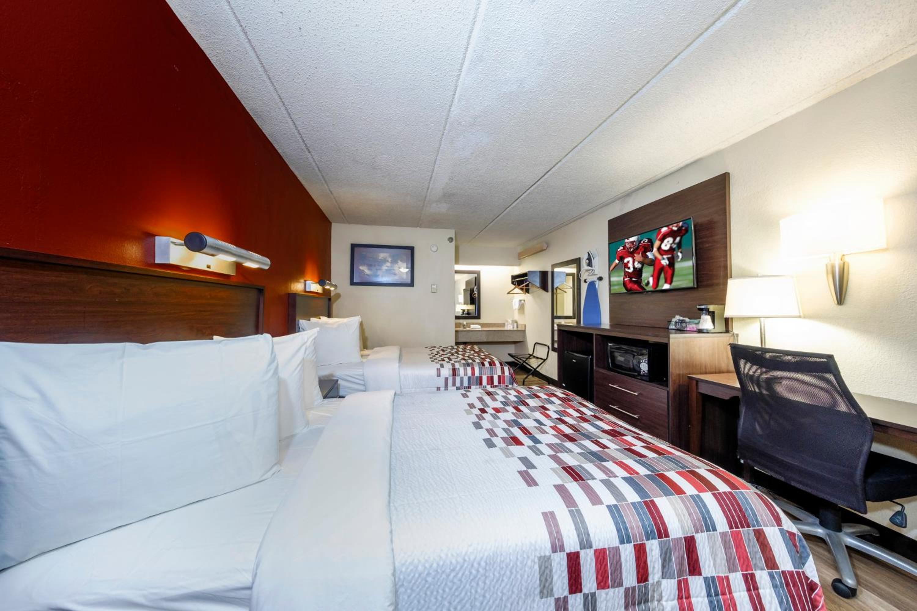 Deluxe Room with Two Double Beds Non-Smoking - Photo 3