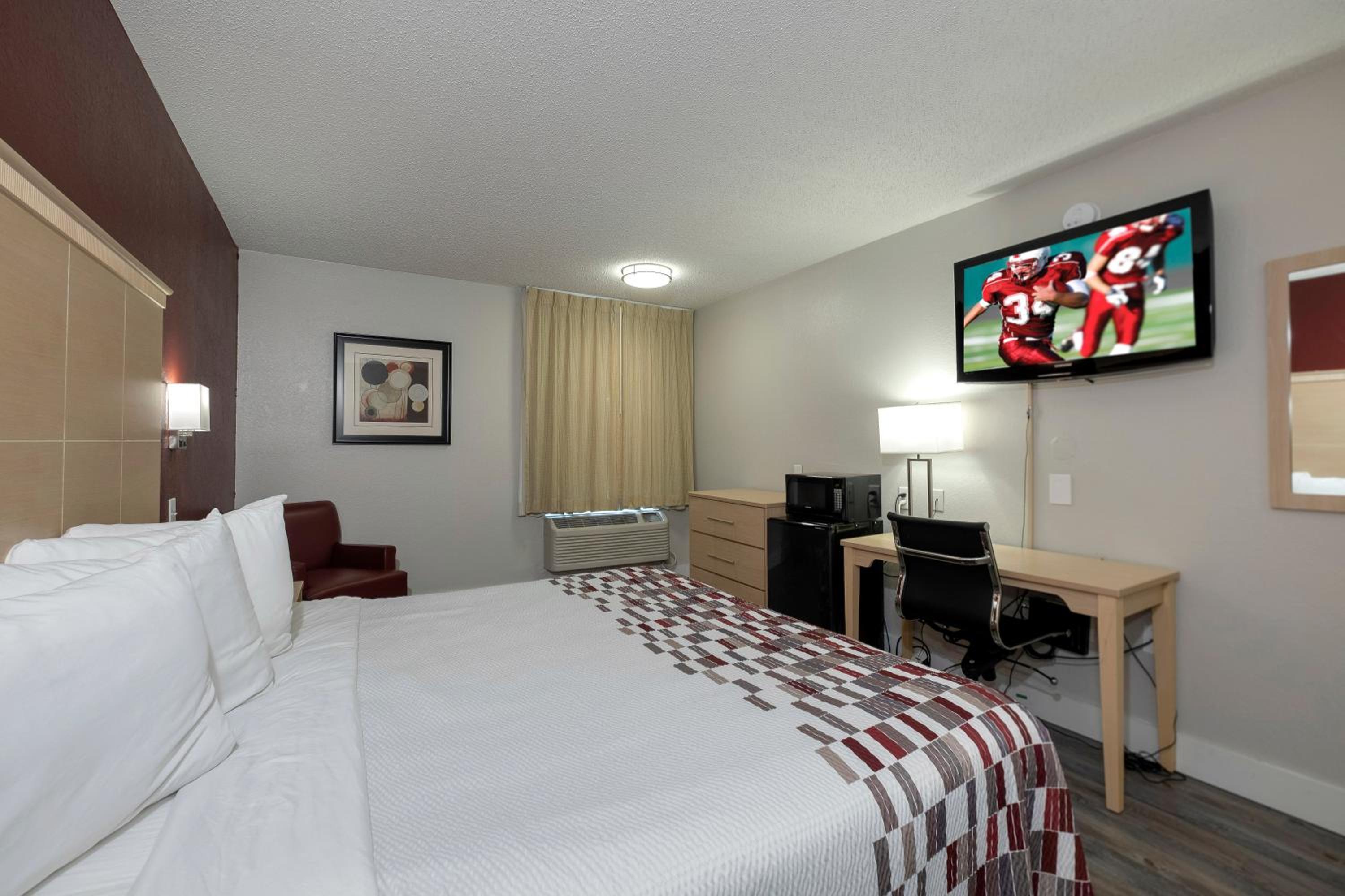 Deluxe King Room Smoke Free - Photo 2