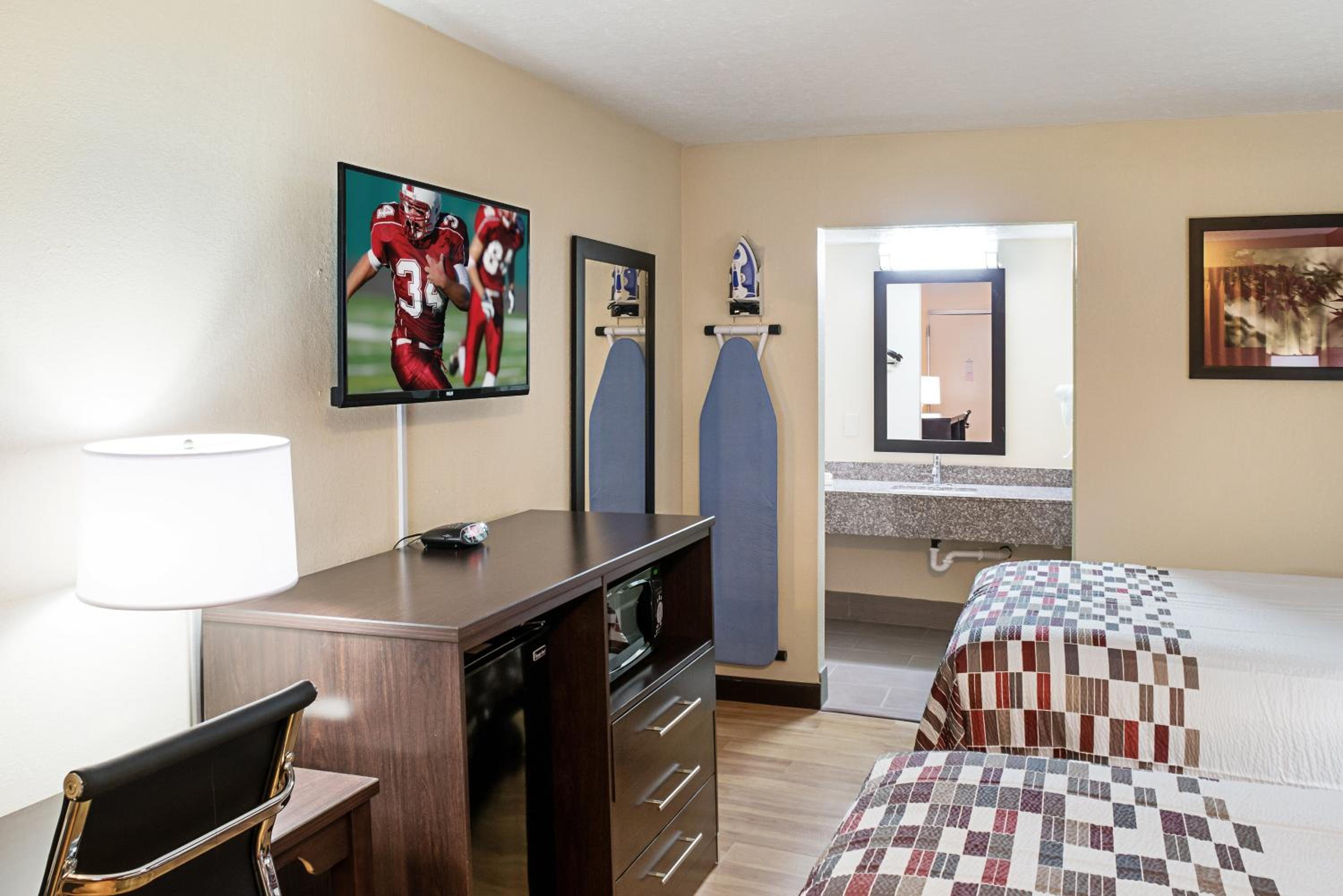 Deluxe Double Room with Two Double Beds - Non-Smoking - Photo 3