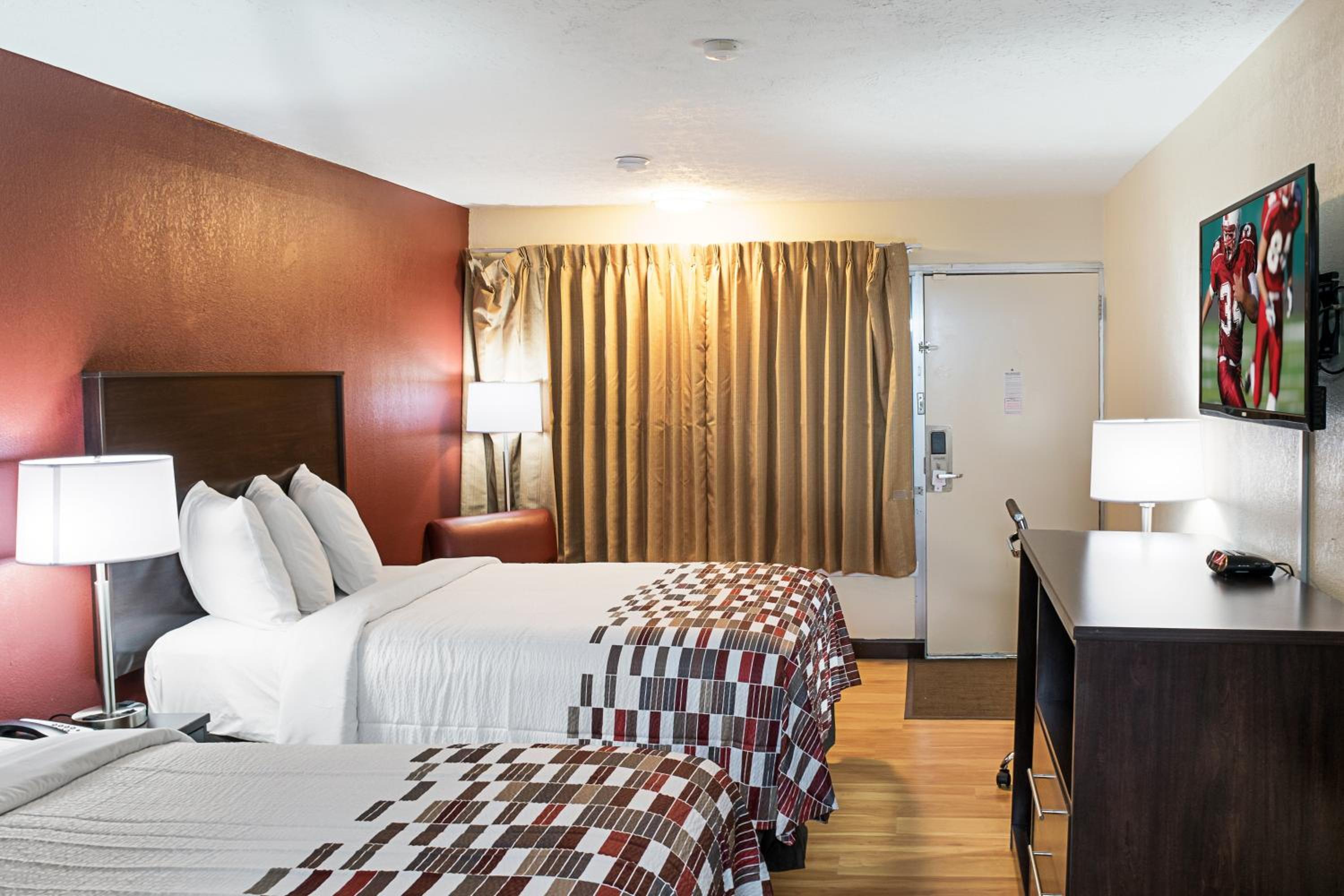 Deluxe Double Room with Two Double Beds - Non-Smoking - Photo 4