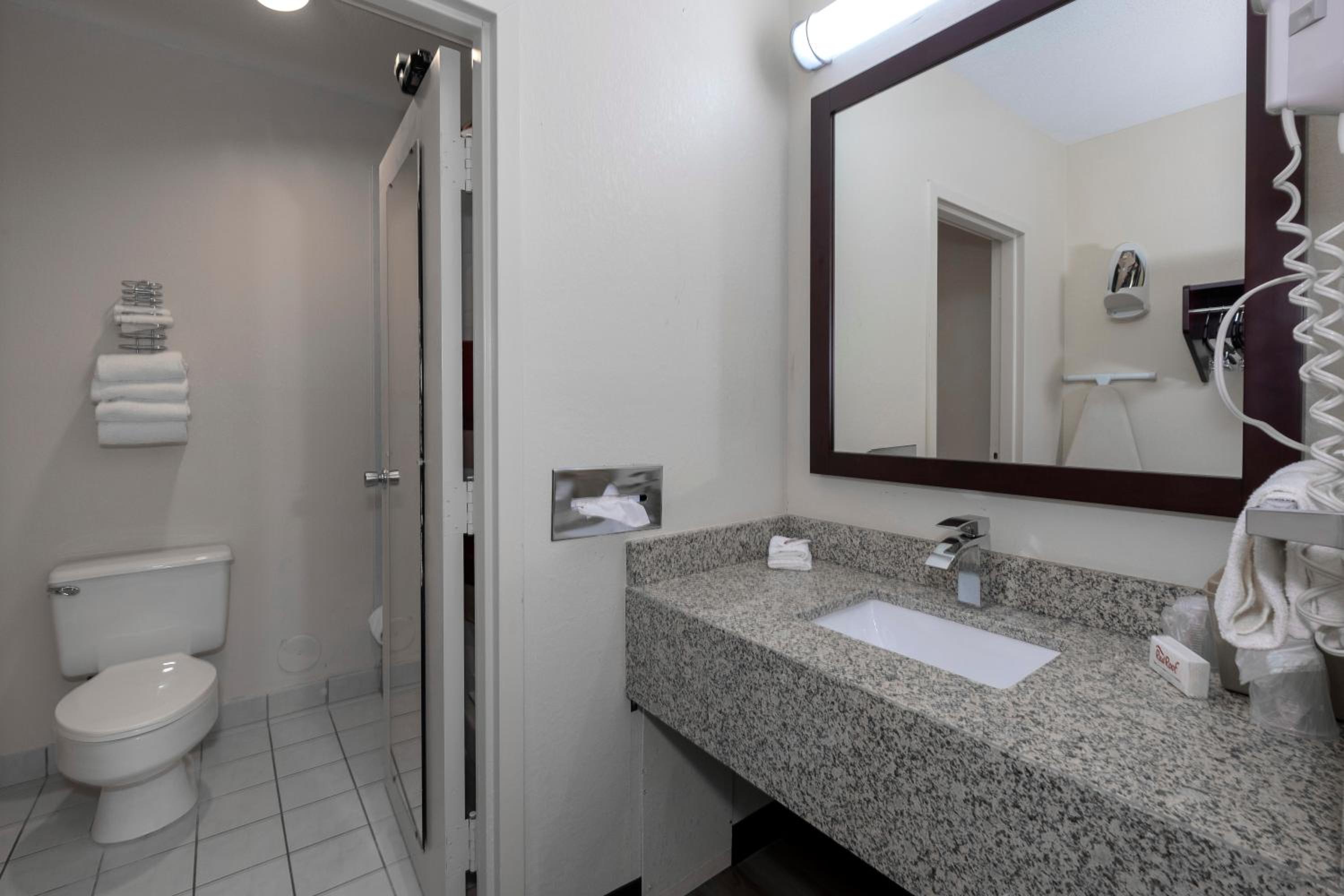 Deluxe Room with Two Queen Beds Smoke Free photo 3