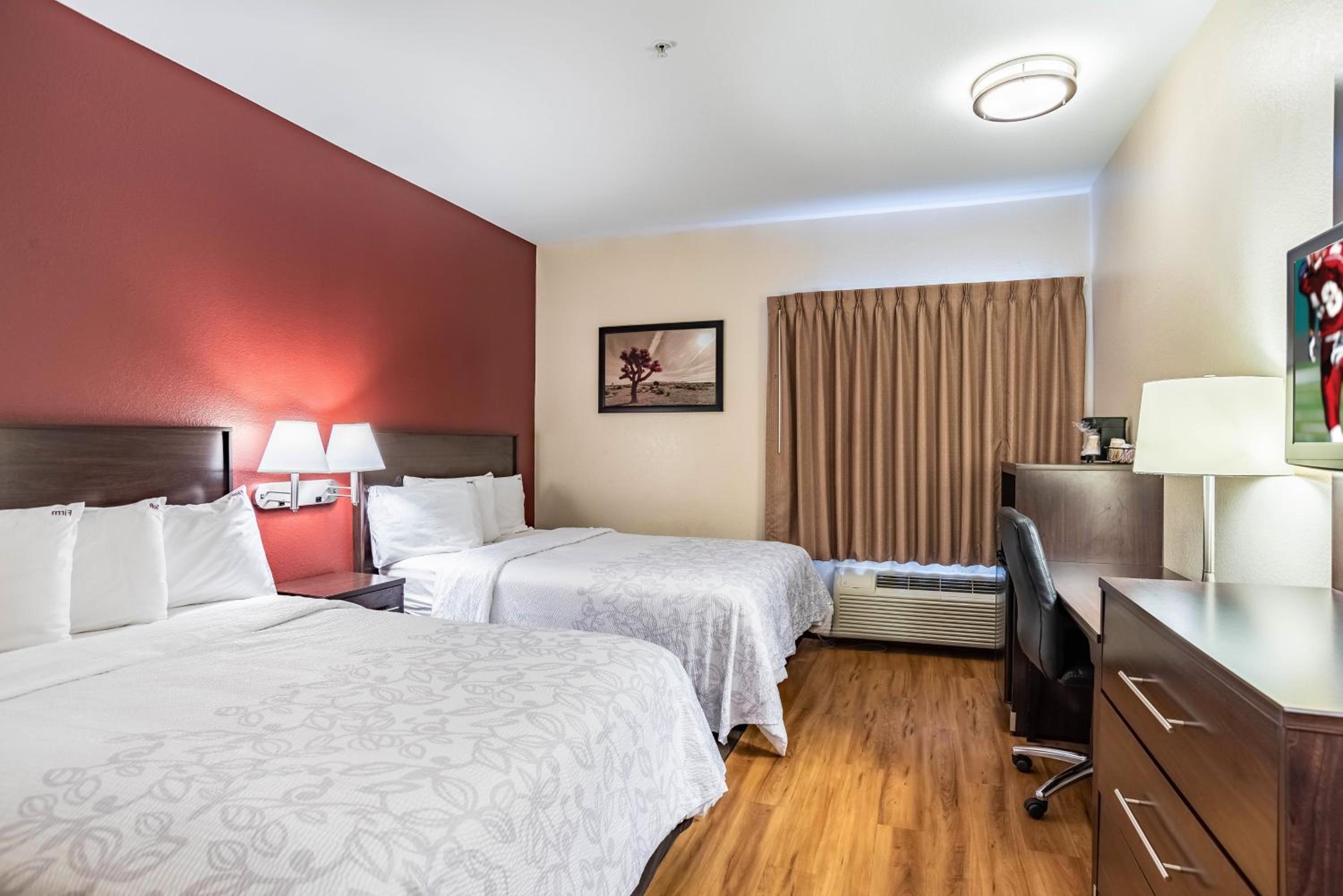 Deluxe Room with Two Double Beds Smoke Free - Photo 1