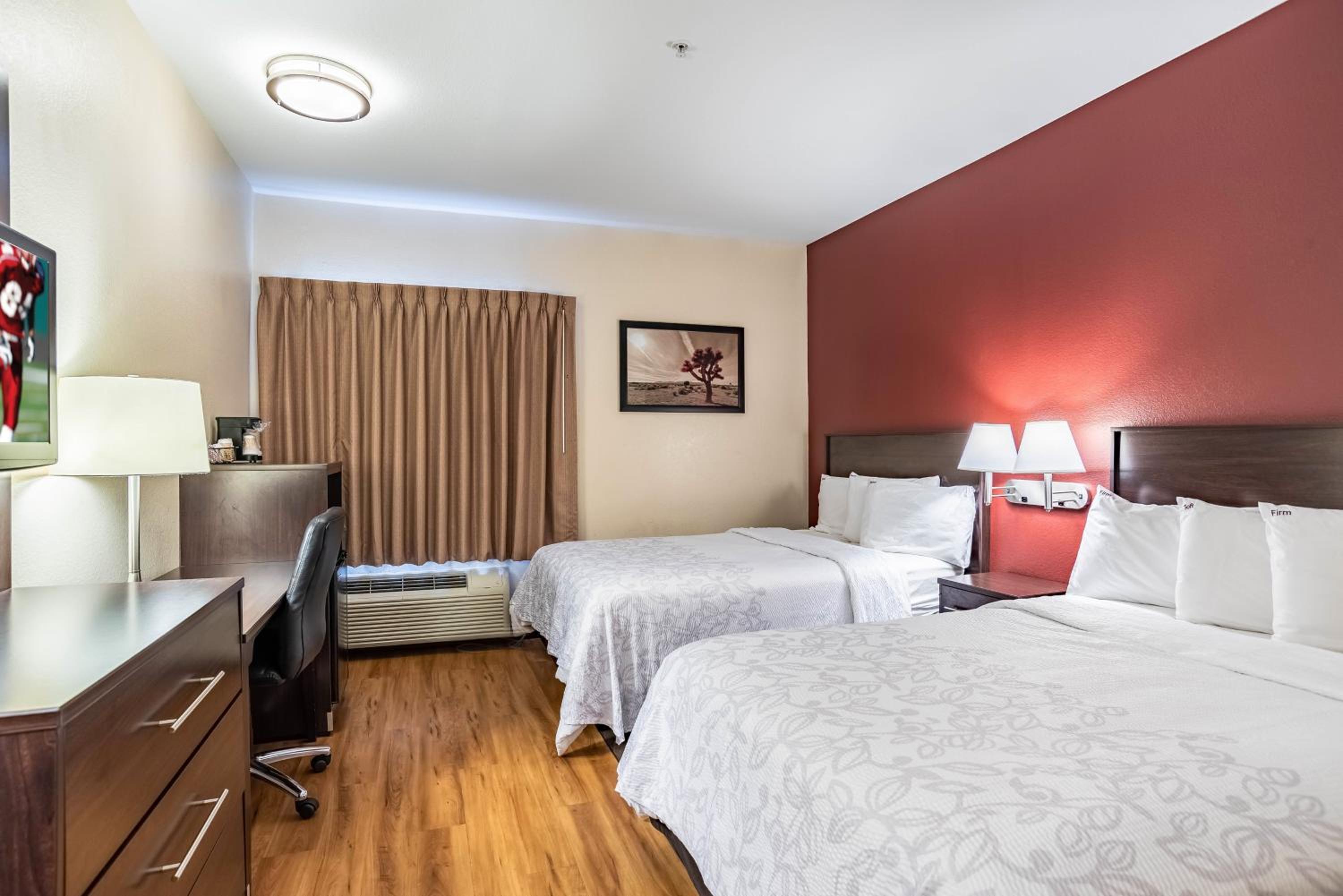Deluxe Room with Two Double Beds Smoke Free - Photo 5