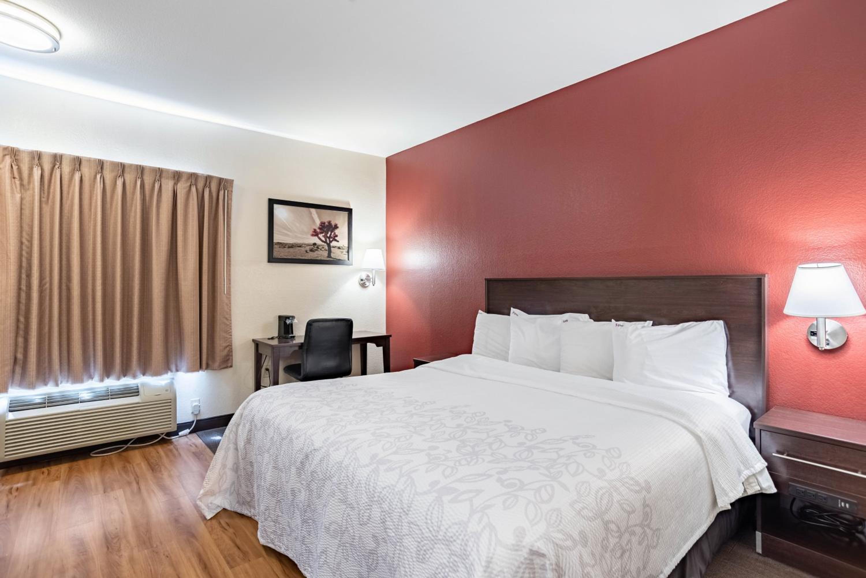  Superior King Room Disability Access Smoke Free - Photo 2
