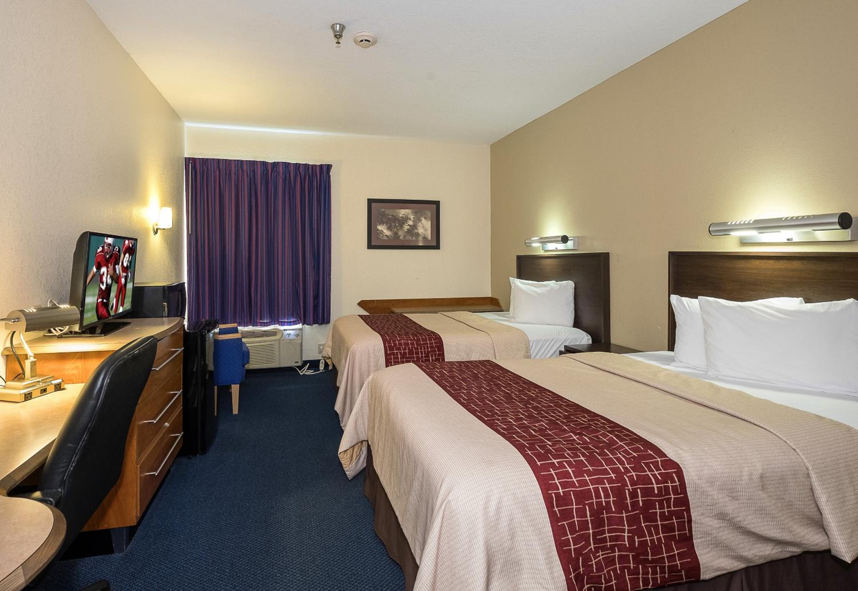 Deluxe Room with Two Double Beds Disability Access Non-Smoking photo 1