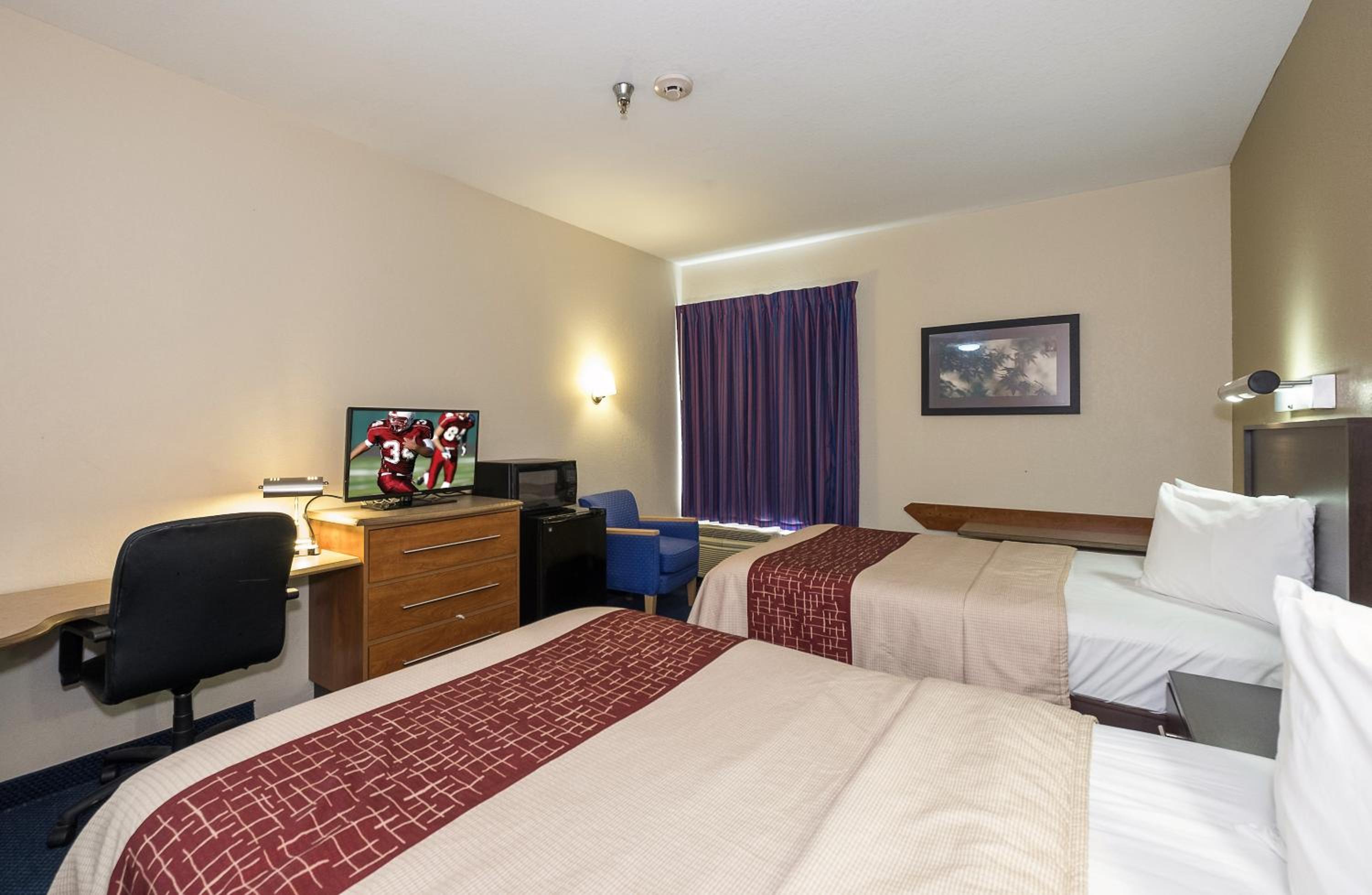 Deluxe Room with Two Double Beds Disability Access Non-Smoking photo 2