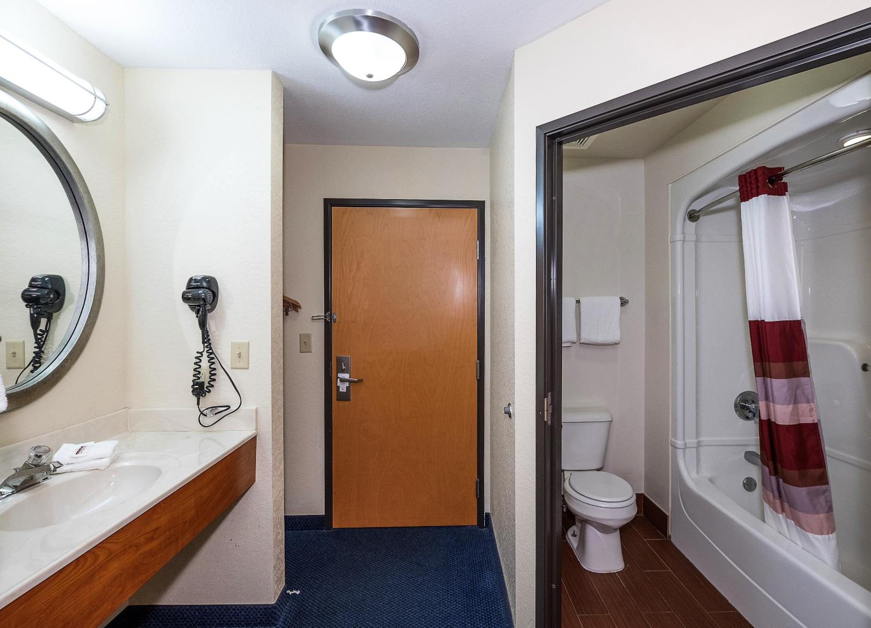 Deluxe King Room Non-Smoking photo 2