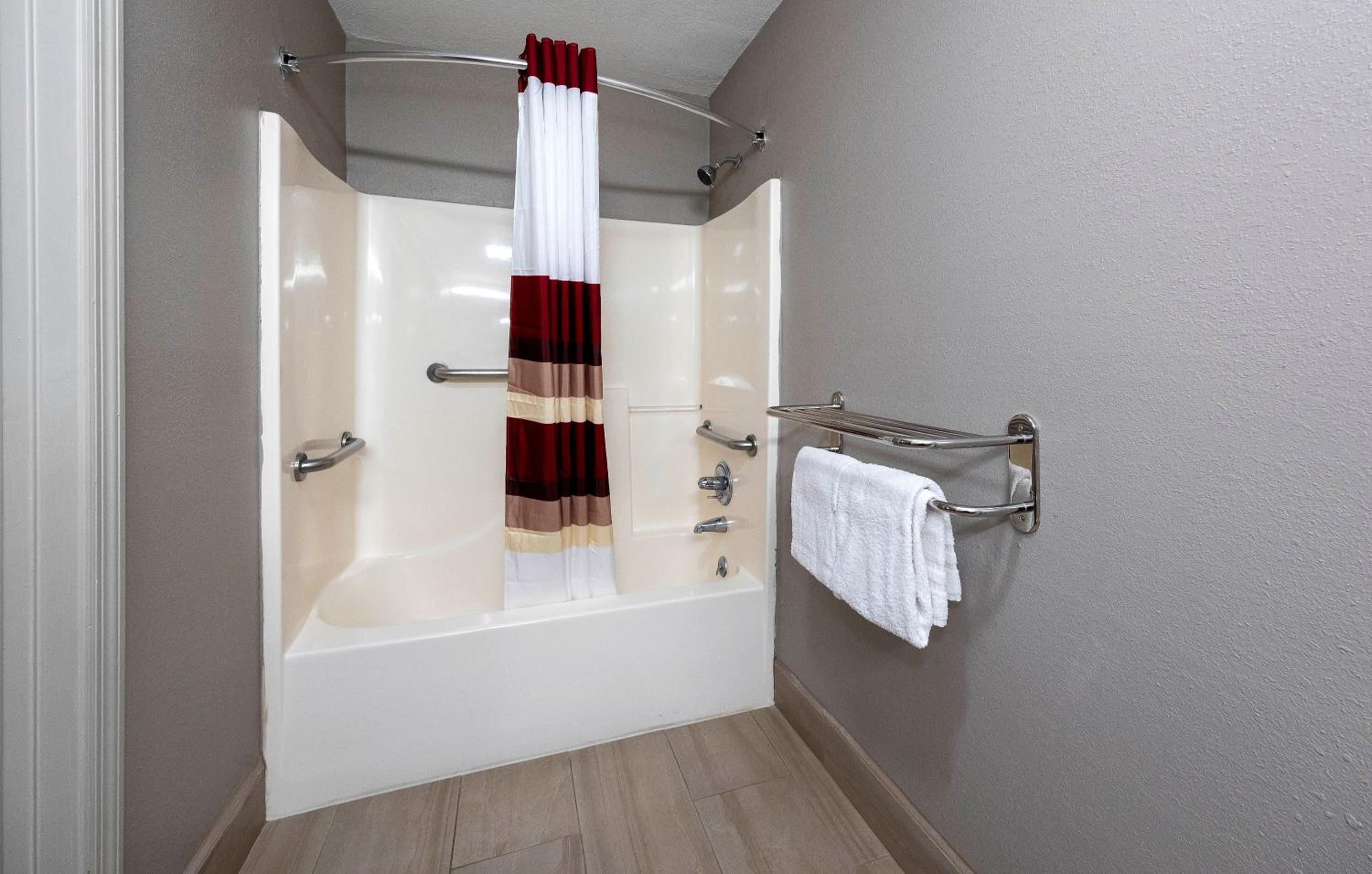 Deluxe King Room - Disability Access/Smoke Free photo 3