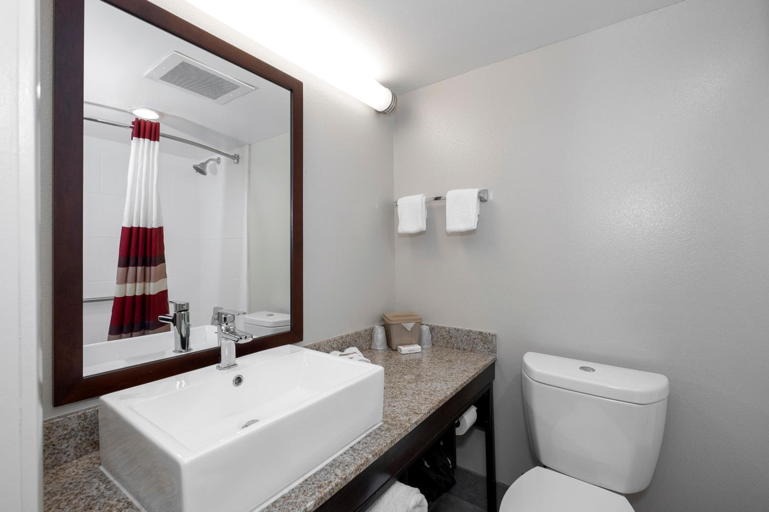 Deluxe Room with Two Queen Beds Disability Access Smoke Free - Photo 4