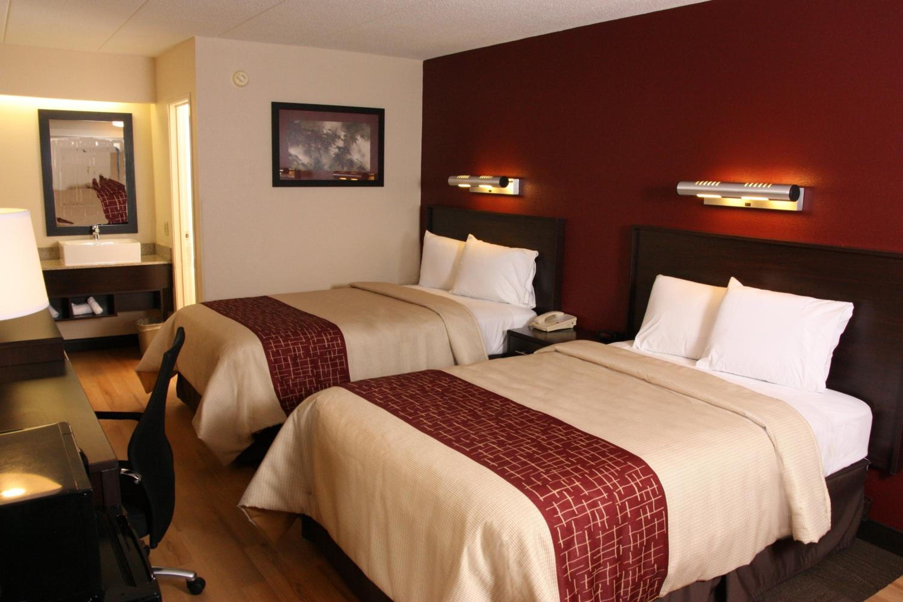Deluxe Room with Two Double Beds Smoke Free - Photo 2