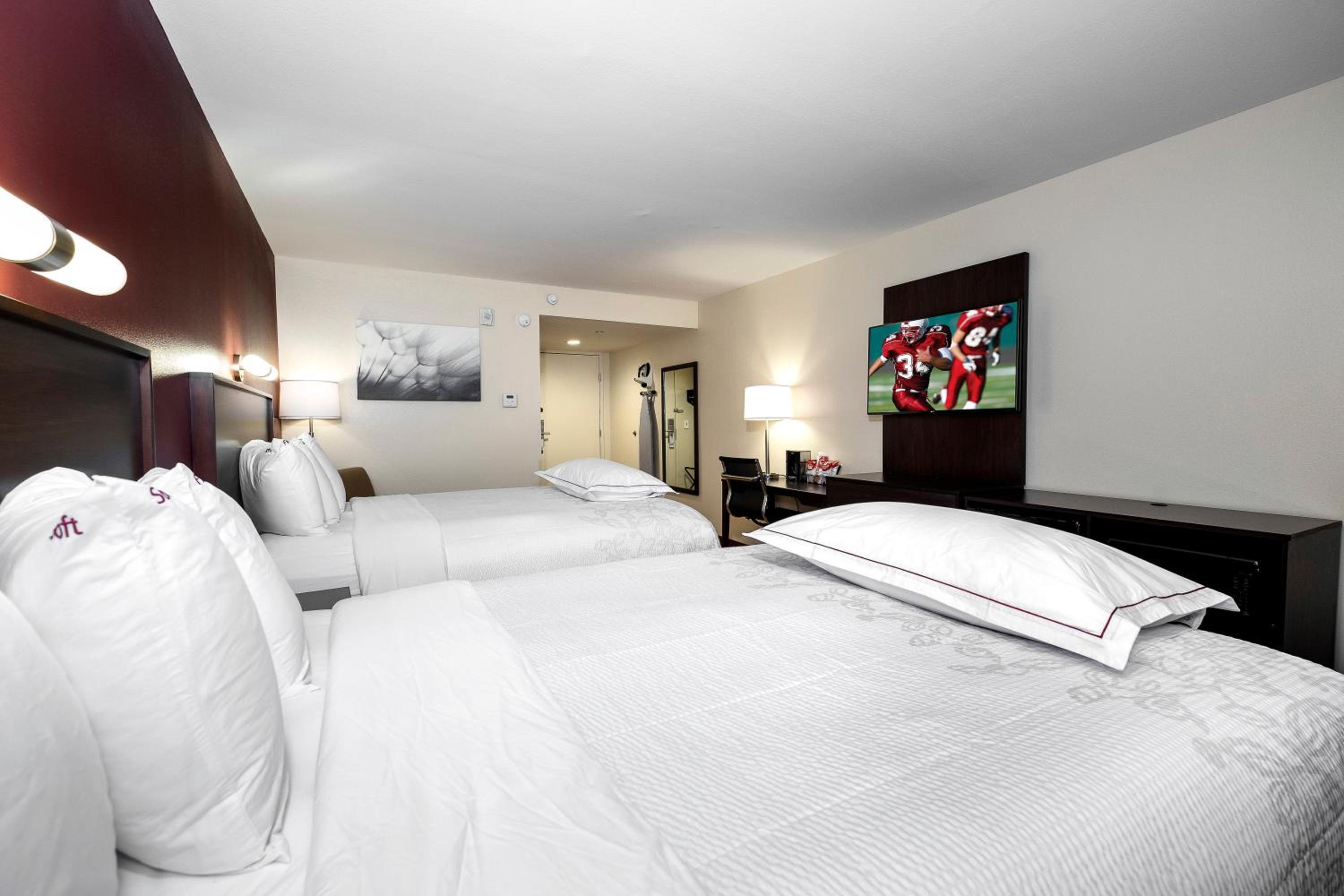 Premium Room with Two Queen Beds Smoke Free (Upgraded Bedding and Snack Box) - Photo 2