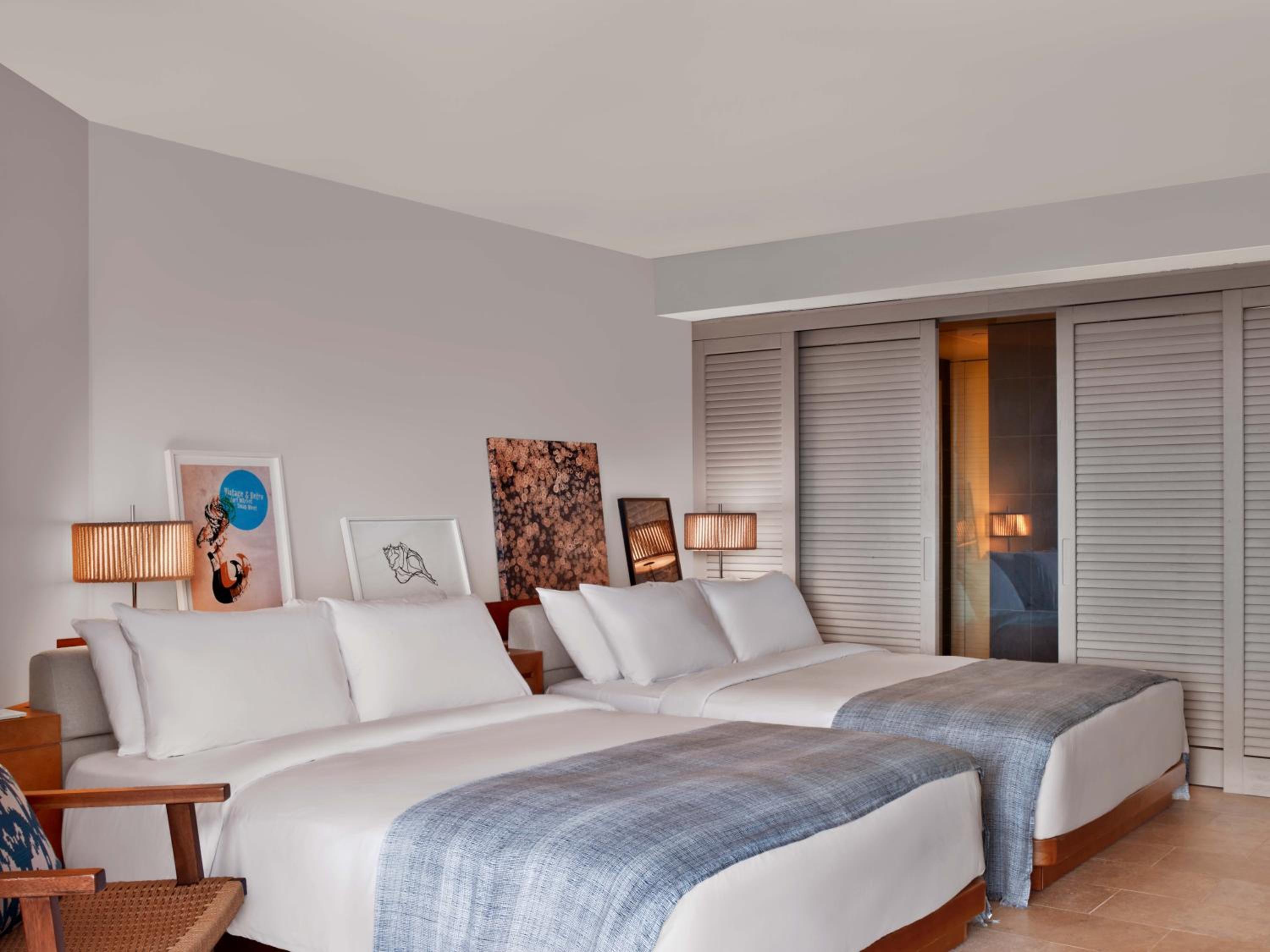 Queen Room with Two Queen Beds (Non Smoking)