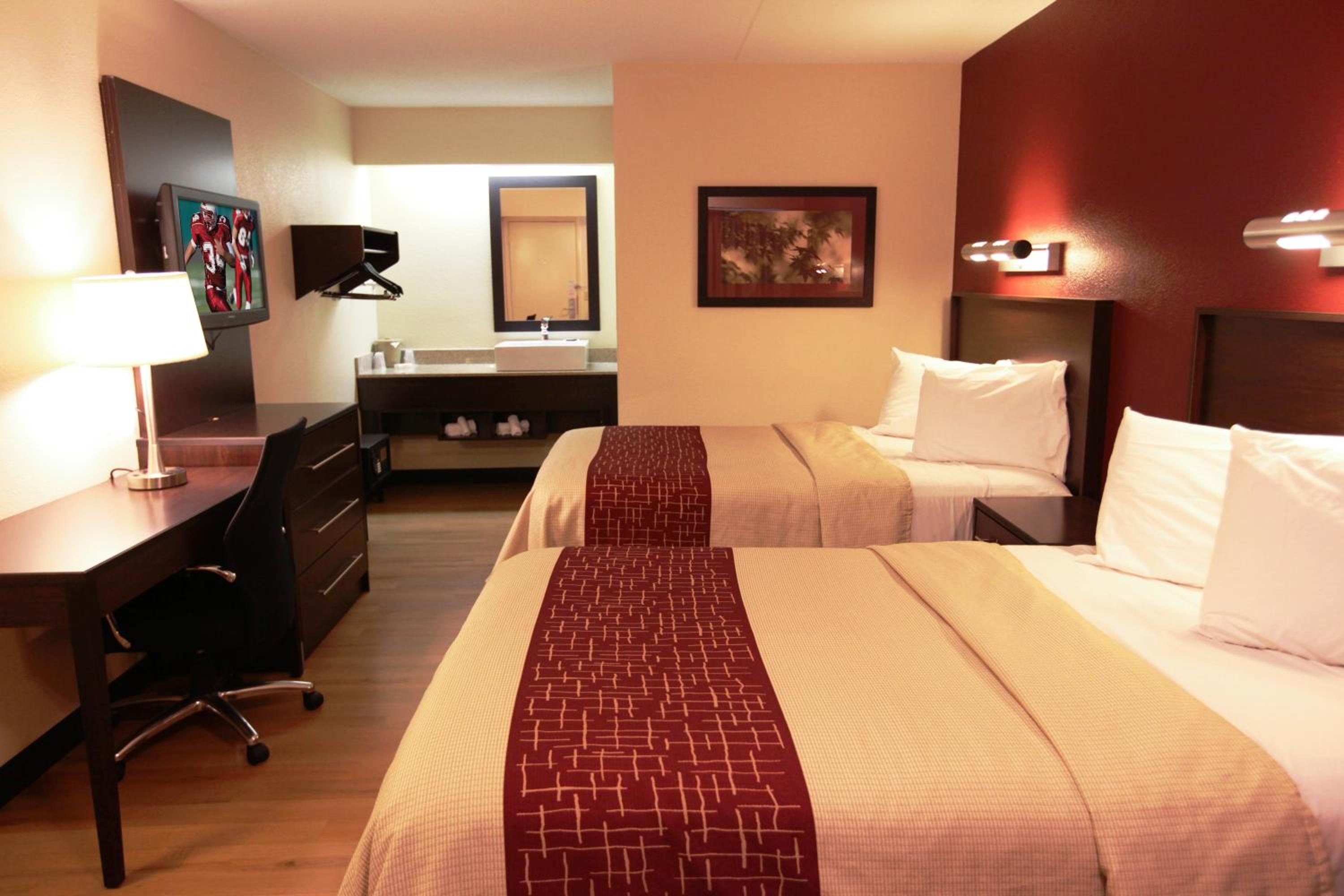 Standard Room with Two Double Beds Smoke Free - Photo 5