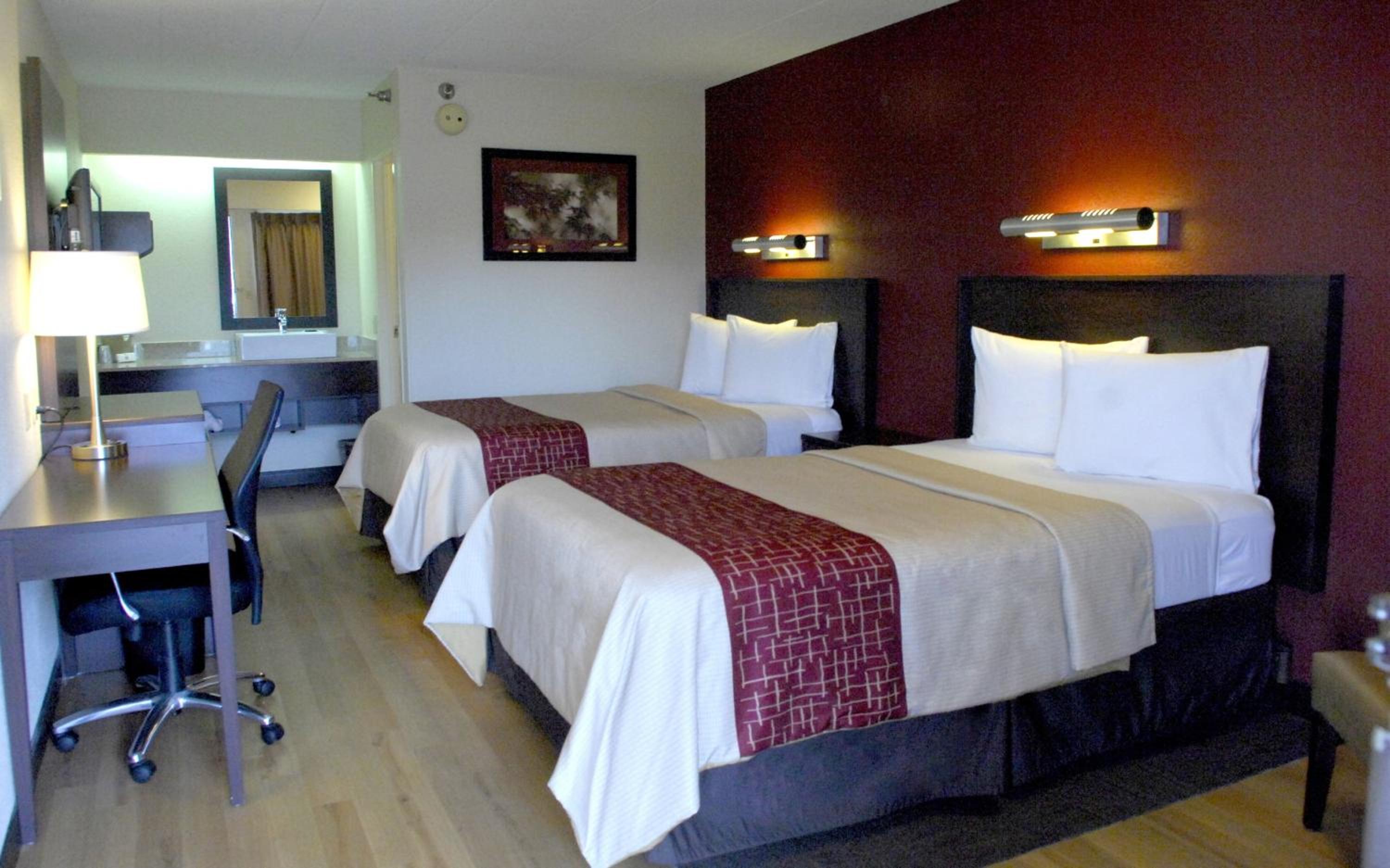 Standard Room with Two Double Beds Smoke Free - Photo 2