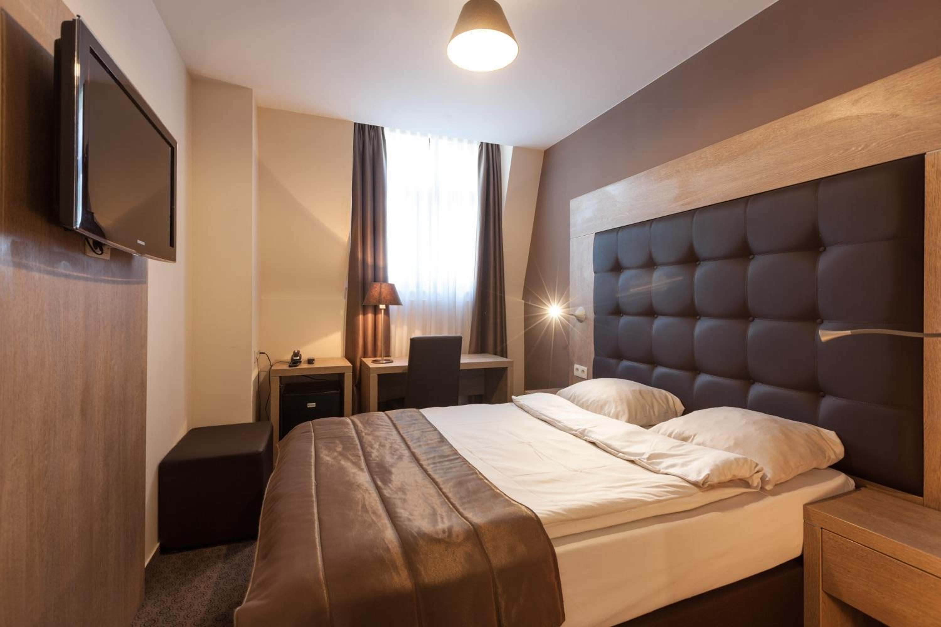 Double Room - Photo 1