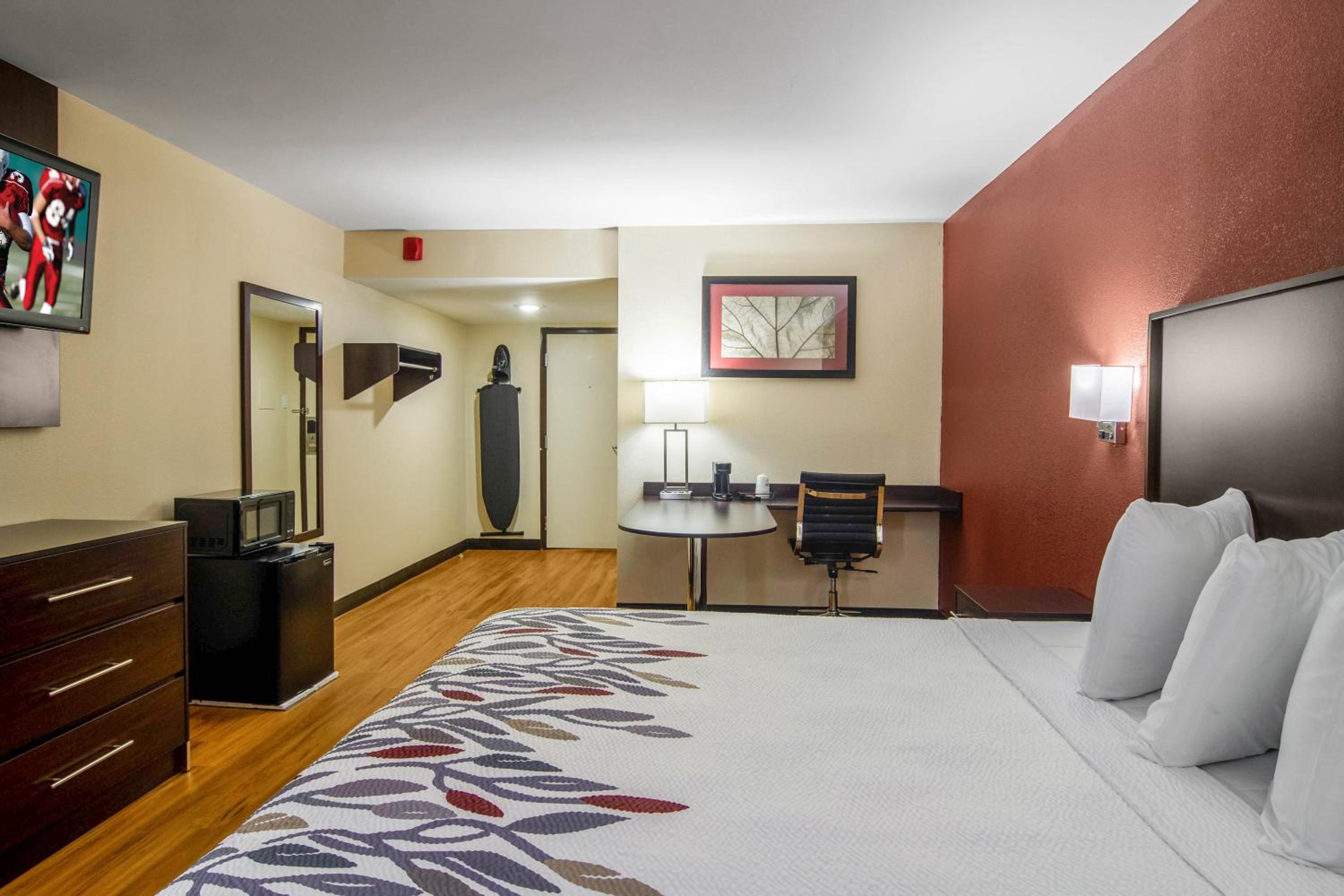 Superior King Room - Non-Smoking - Photo 5