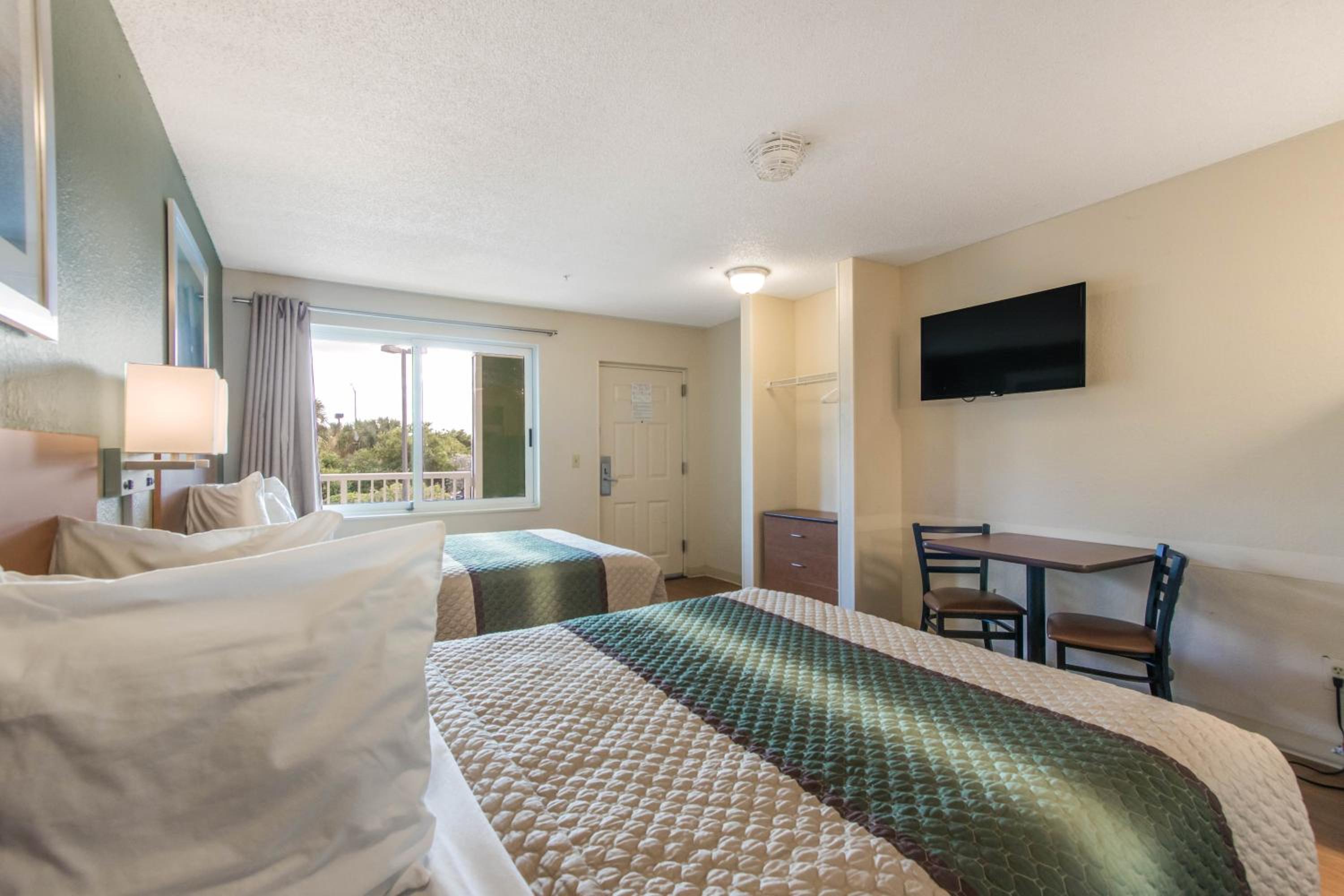 Studio Room with Two Queen Beds Non-Smoking - Photo 8