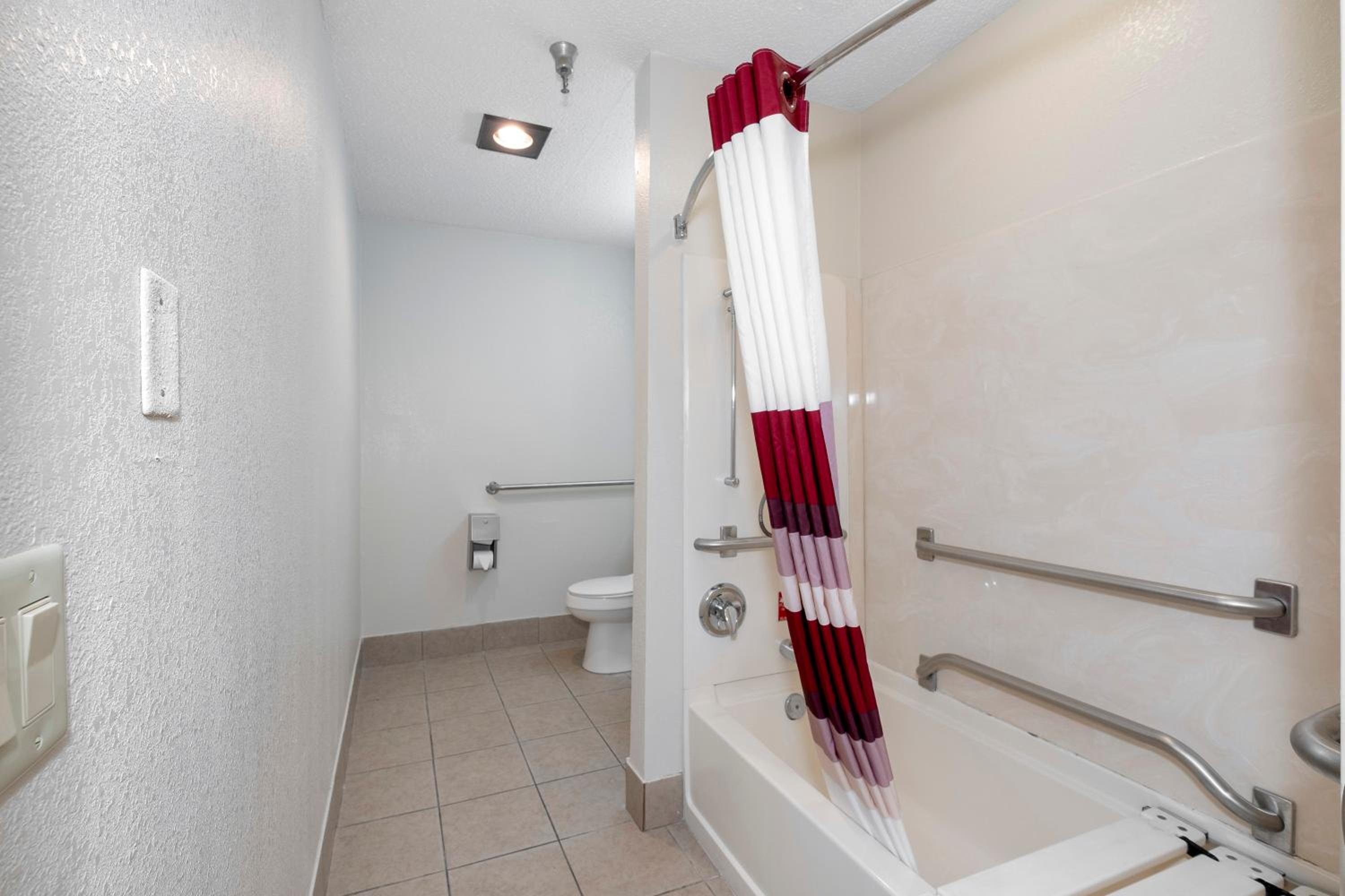 Deluxe Queen Room with Two Queen Beds Disability Access Non-Smoking - Photo 7