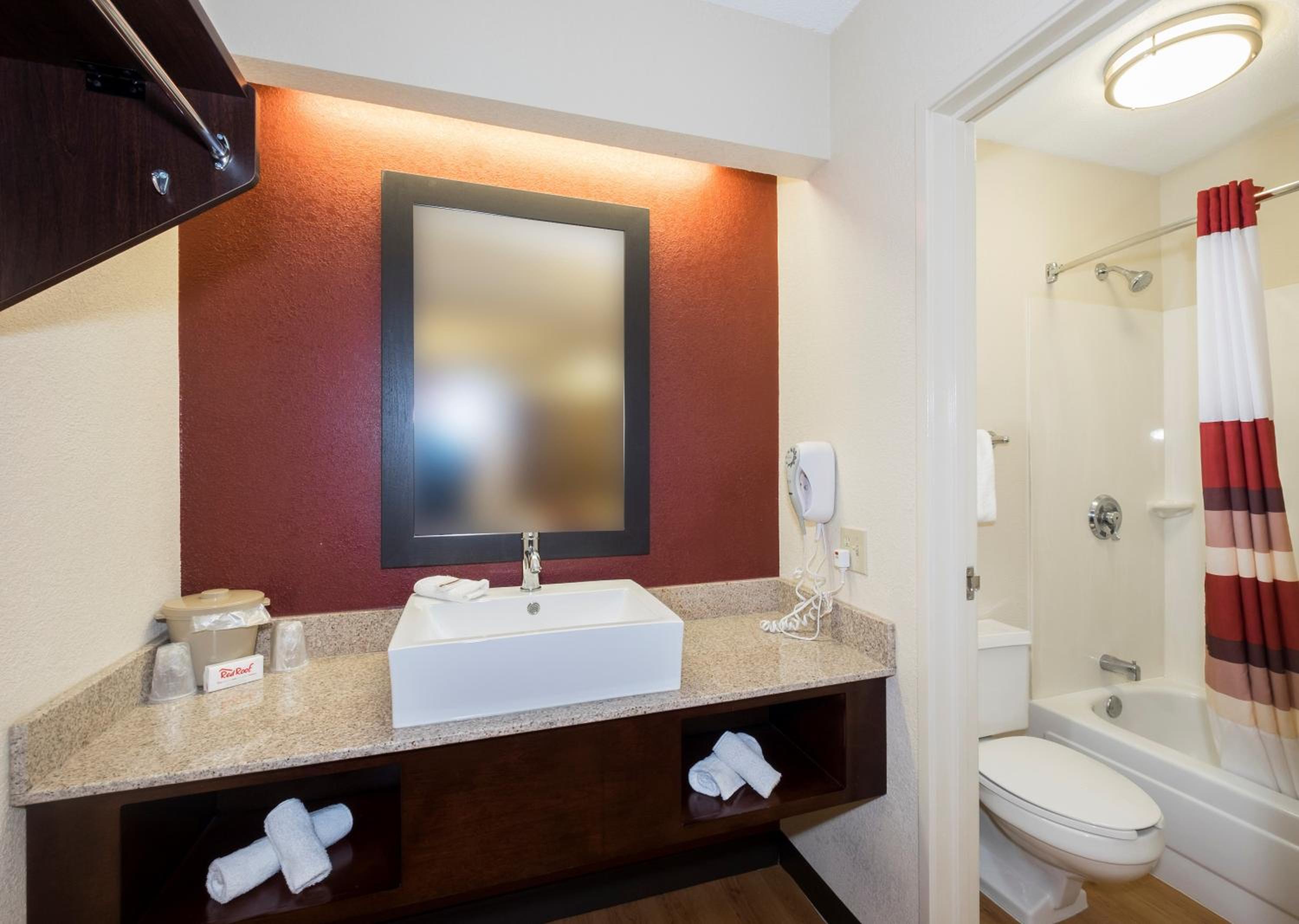 Superior King Room Smoke Free photo 2