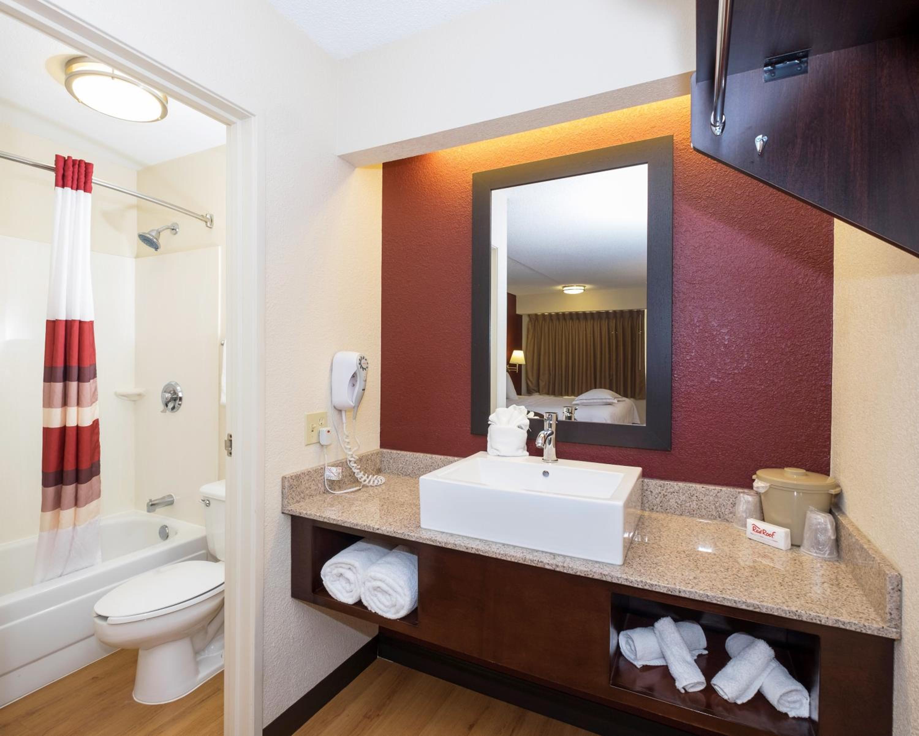 Premium Room with Two Double Beds Smoke Free (Upgraded Bedding & Snack) photo 2