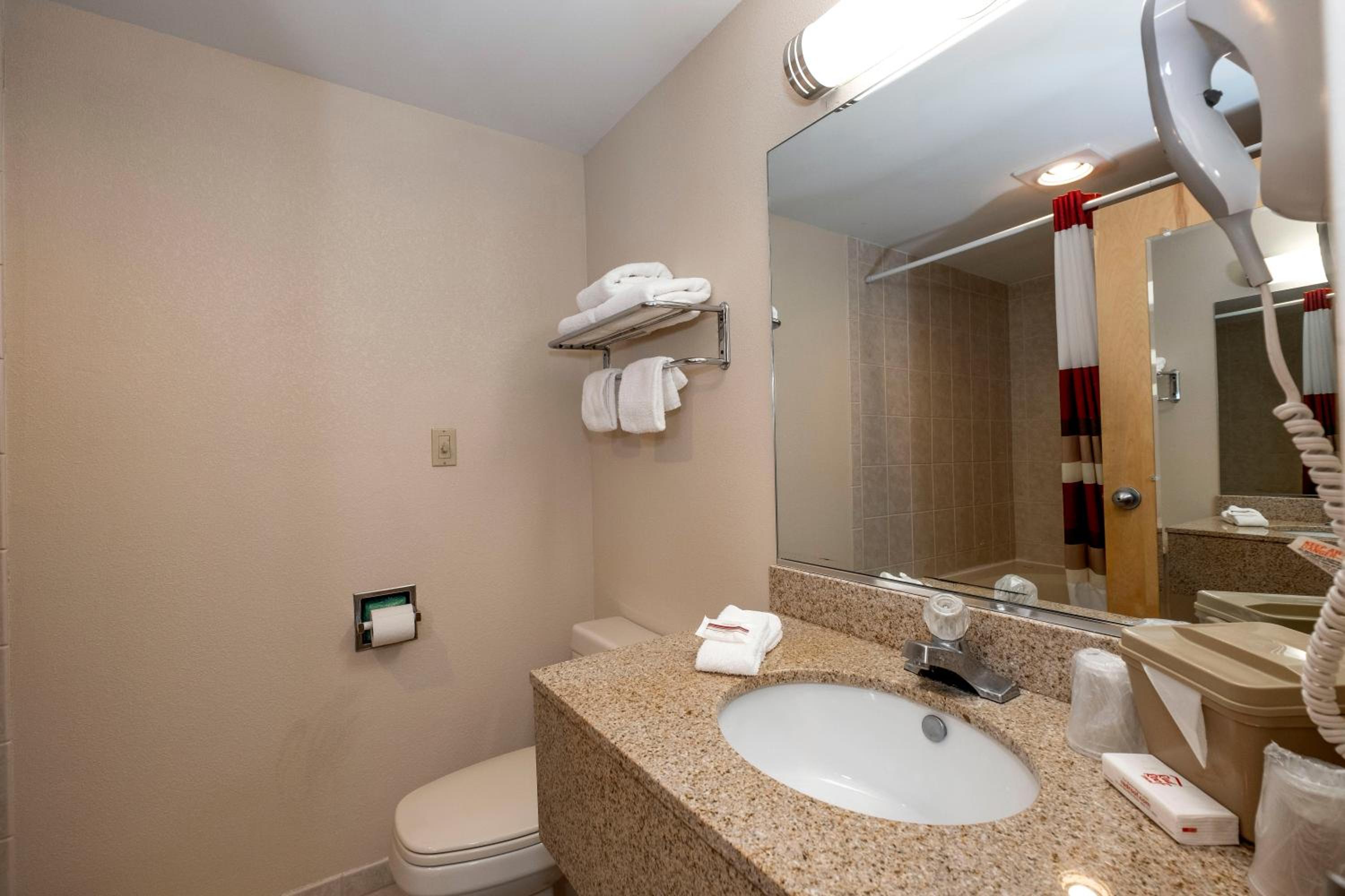 Suite King with Spa Bath Smoke Free - Photo 9