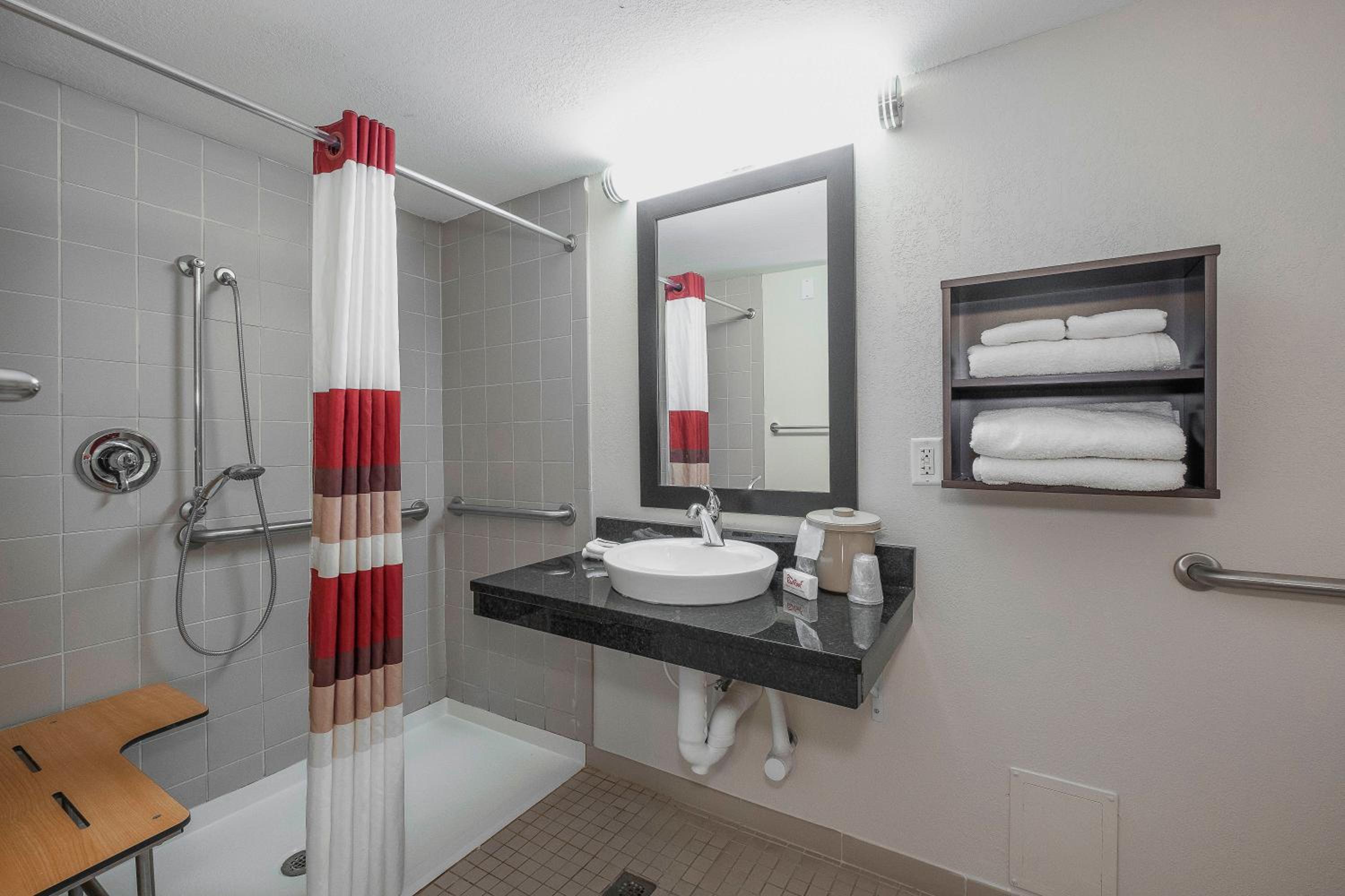 Deluxe Room with Two Double Beds Disability Access Roll-In Shower Non-Smoking