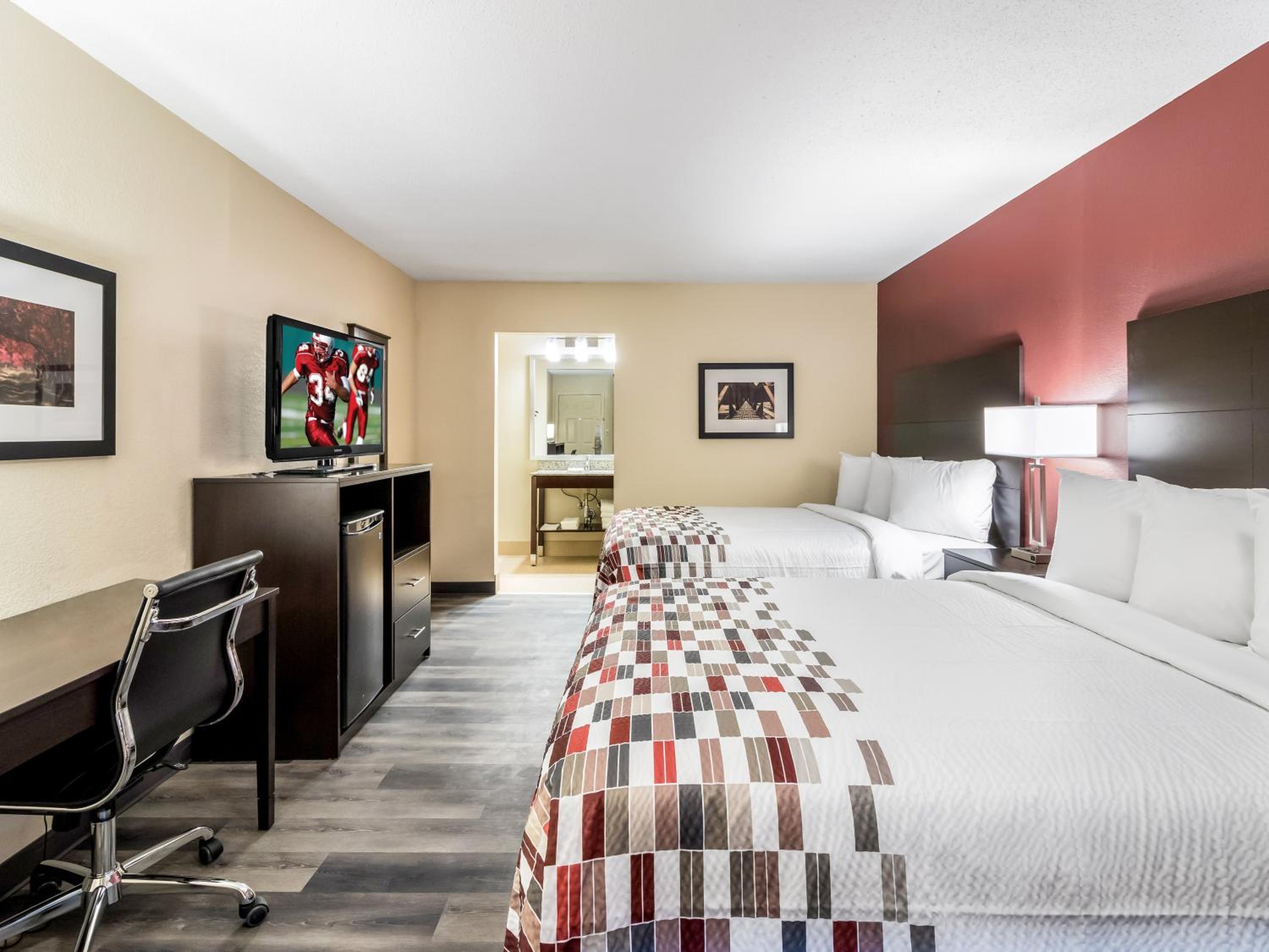 Superior Room with Two Queen Beds Non-Smoking - Photo 8