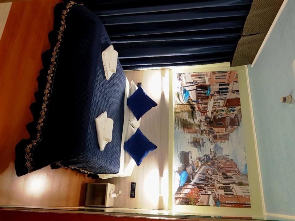 Double or Twin Room - Photo 11