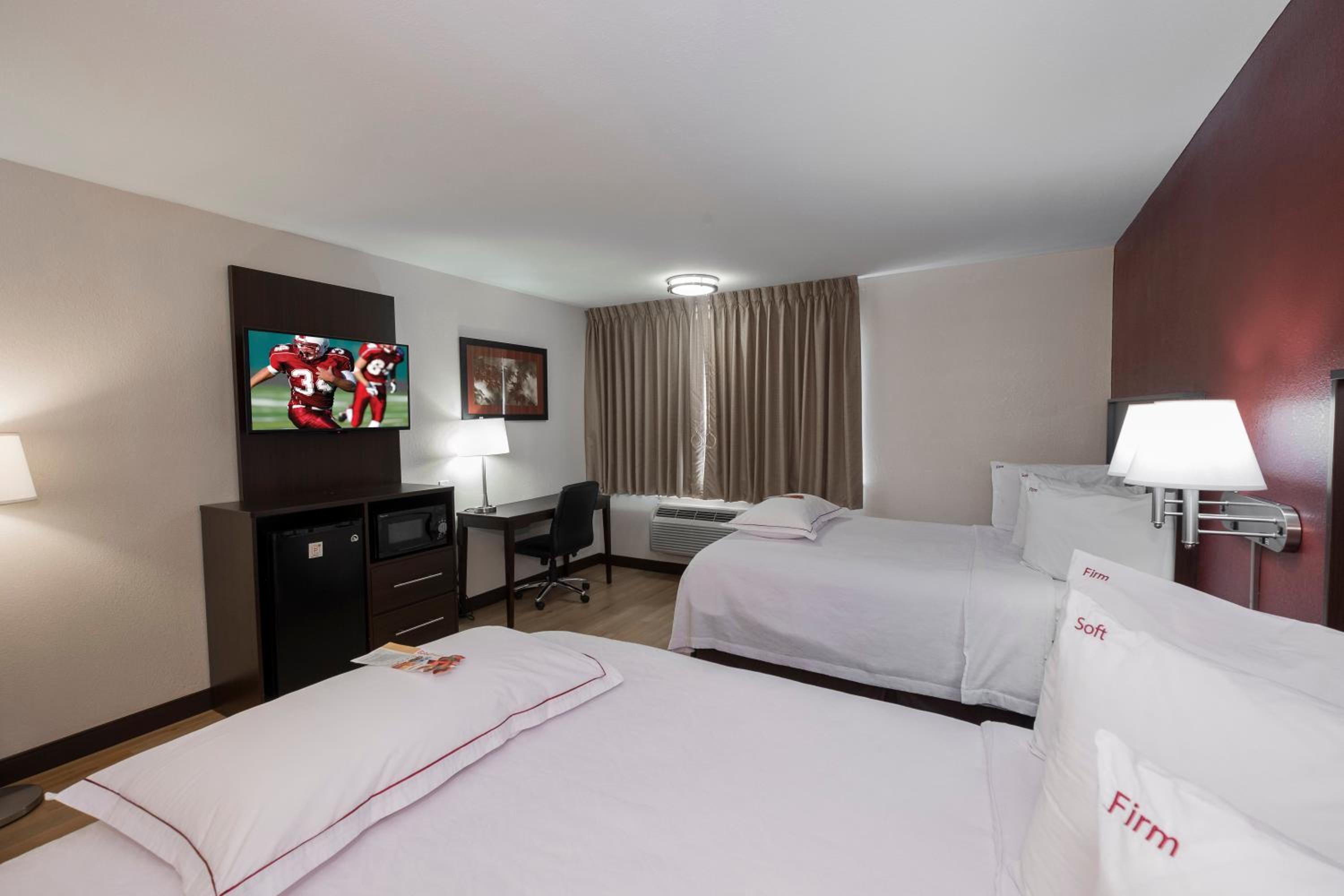 Premium Room with Two Queen Beds Smoke Free - Photo 6