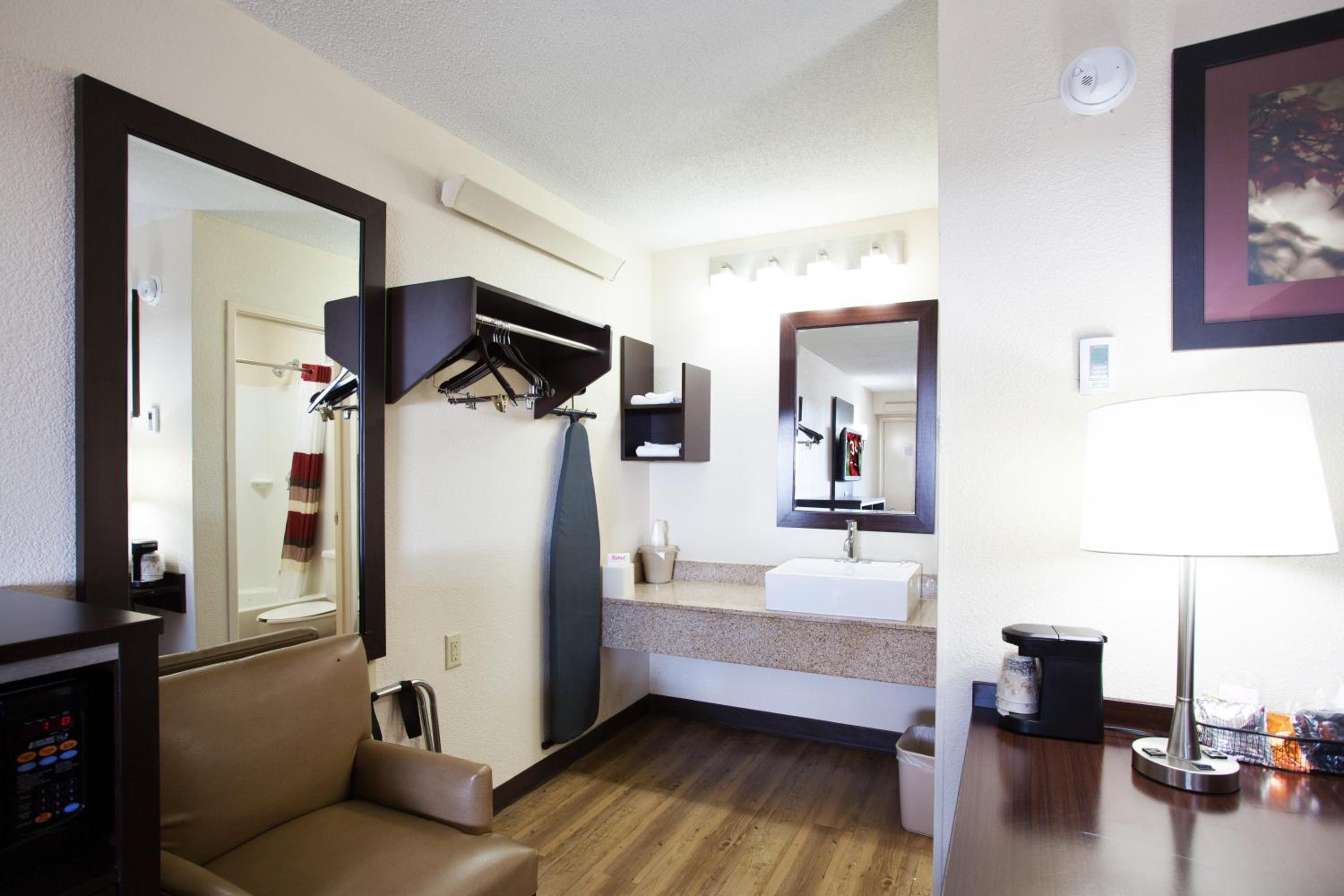  Superior King Room Smoke Free - Photo 5