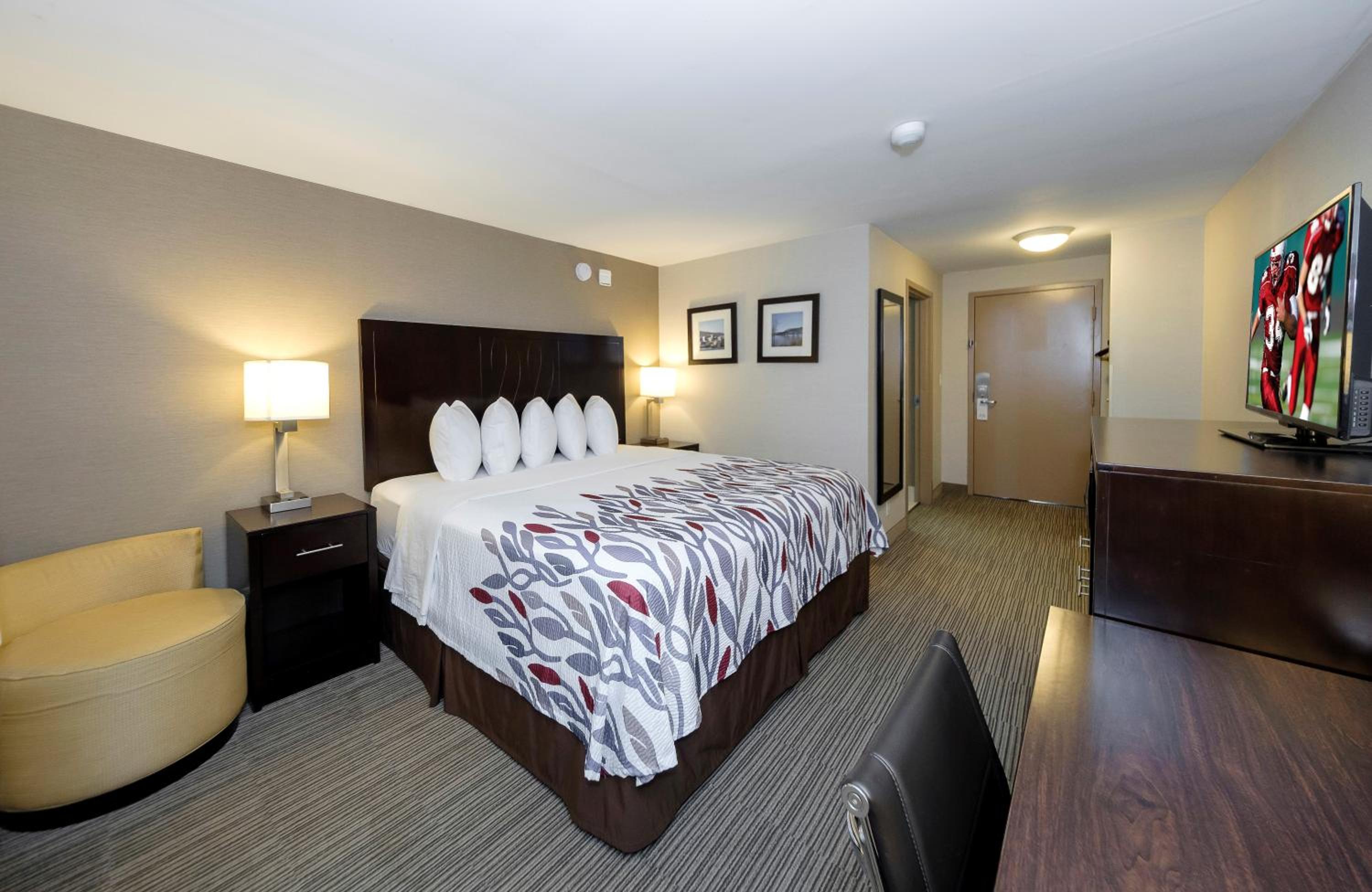 Deluxe King Room - Non-Smoking - Photo 1