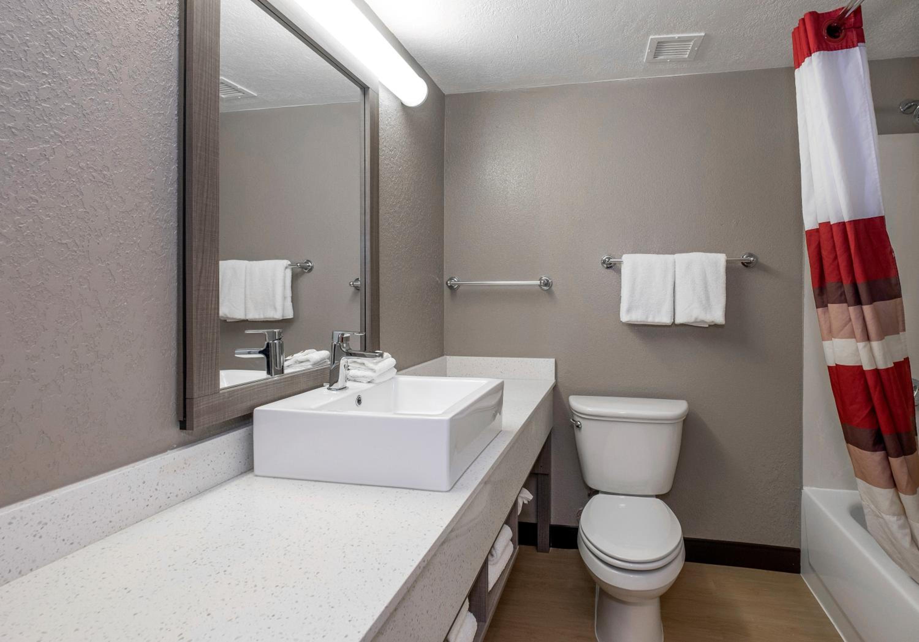  Standard Room with Two Double Beds Smoke Free - Photo 3