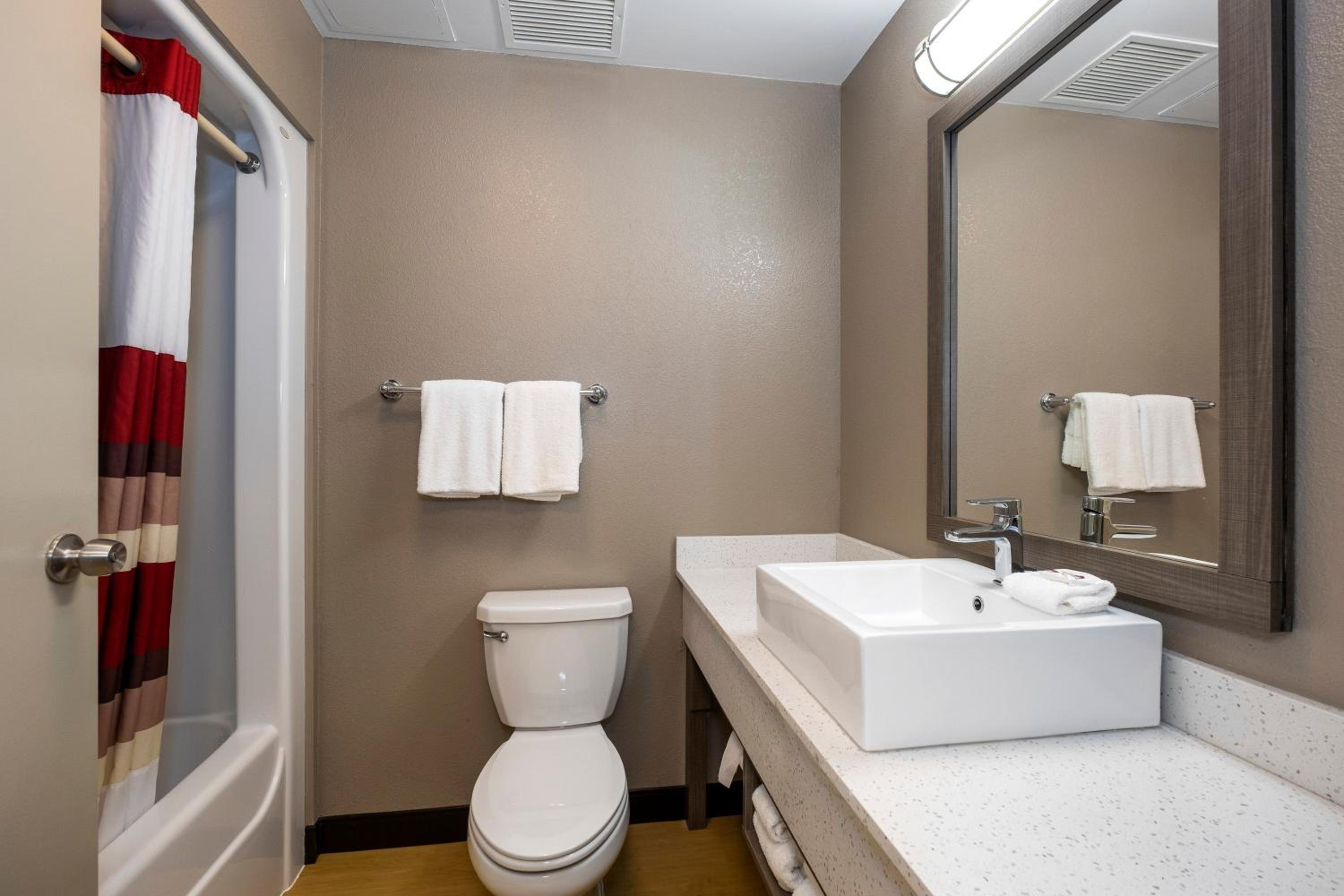  Standard Room with Two Double Beds Smoke Free - Photo 5